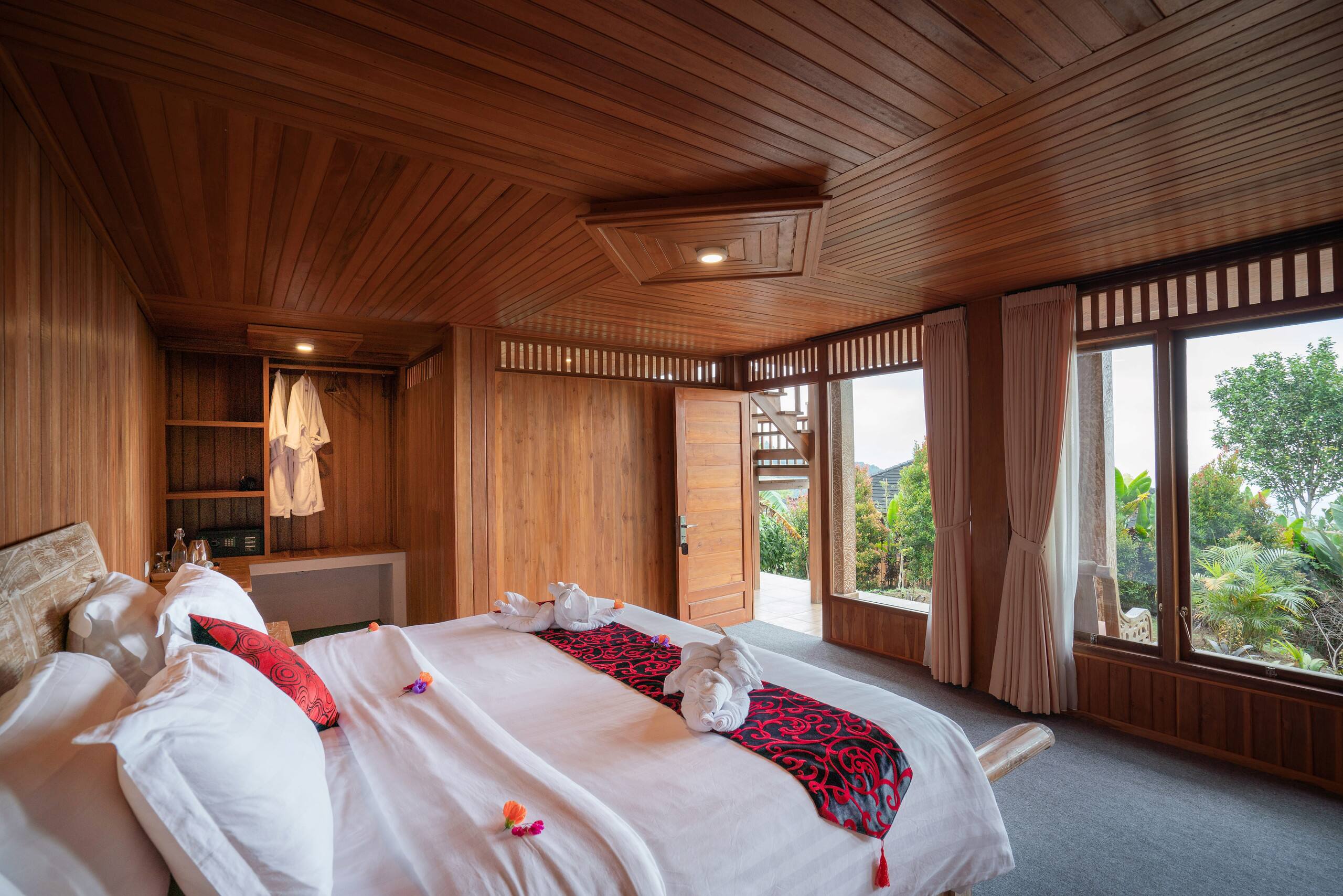 Garden Studio in Munduk | Nature Escape King Bed