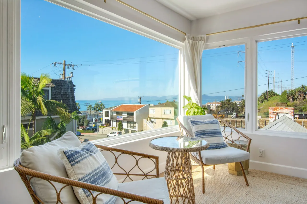 MB Gem Upper - Steps To The Beach, Ocean Breeze