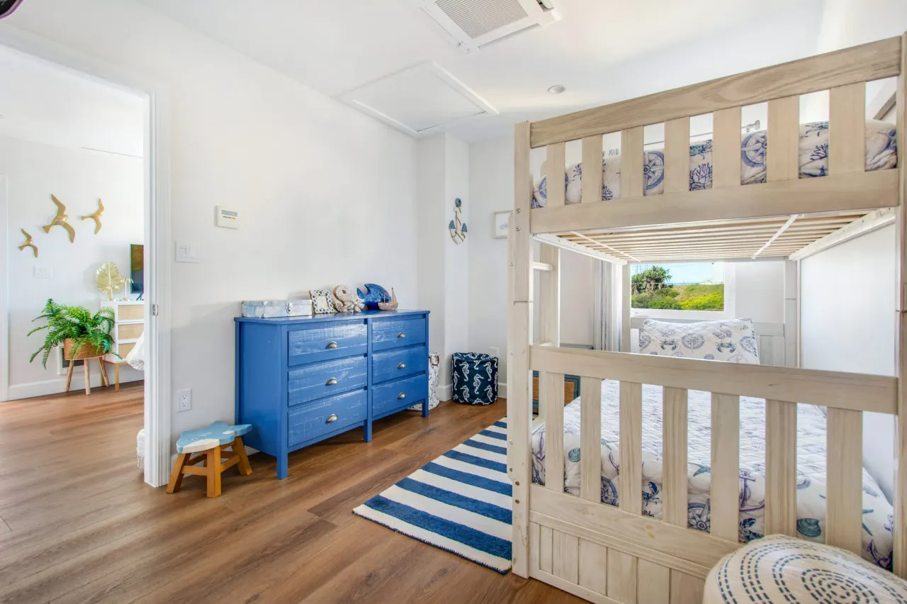 MB Gem Upper - Steps To The Beach, Ocean Breeze 20