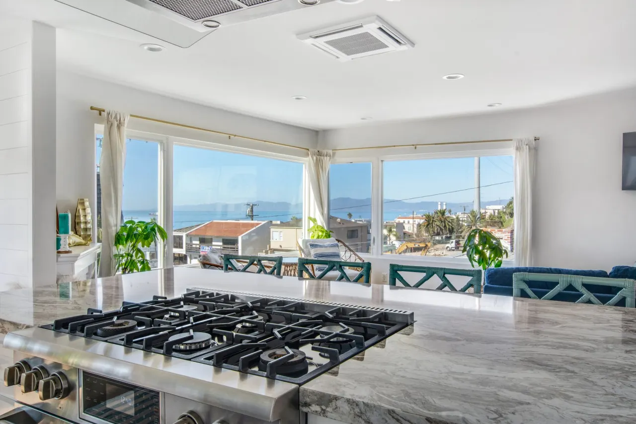 MB Gem Upper - Steps To The Beach, Ocean Breeze 8