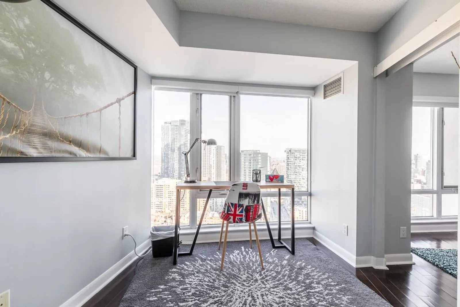 Urban Stay 1BR King Bed Sleeps 4 Parking 20