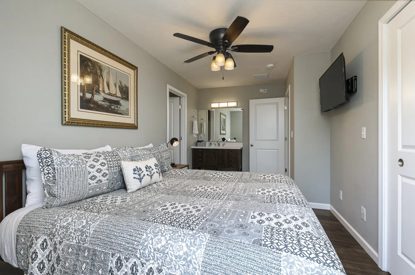 Stunning Lakeview Home, King Suites, Hot Tub, Firepit- Kayaks, Stargazing 14