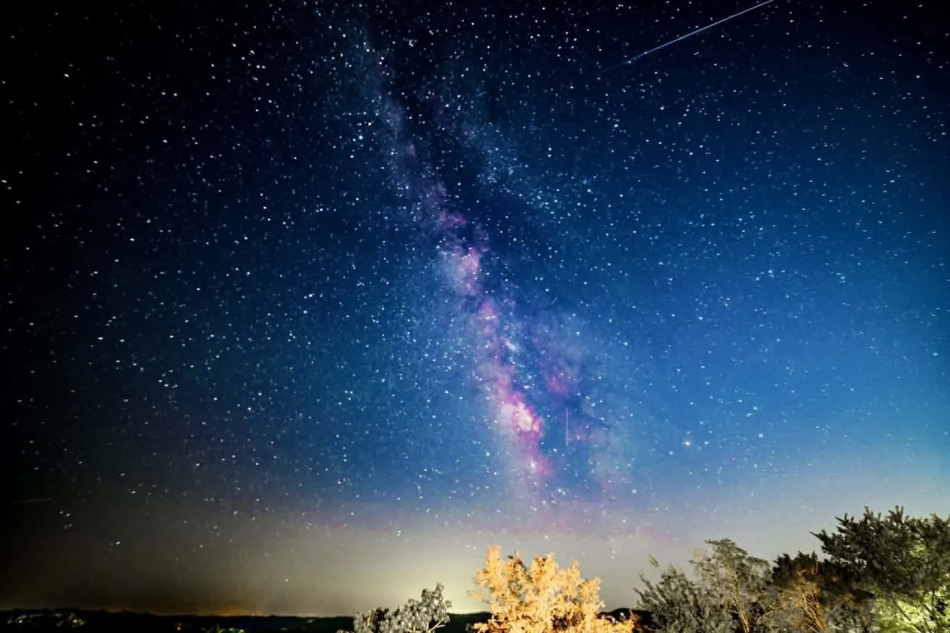 Stunning Lakeview Home, King Suites, Hot Tub, Firepit- Kayaks, Stargazing — photo 3