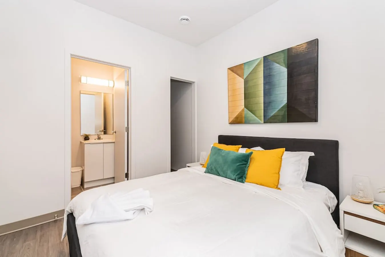 Plateau - New and Perfectly Located 1 Bedroom Apartment - Unit 8 14