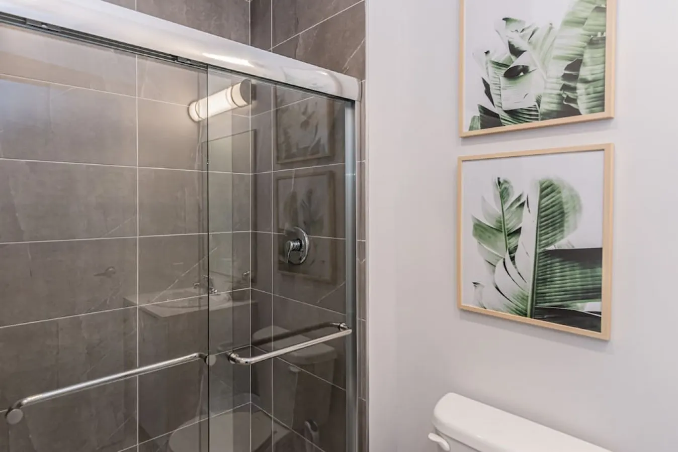 Plateau - New and Perfectly Located 1 Bedroom Apartment - Unit 8 17