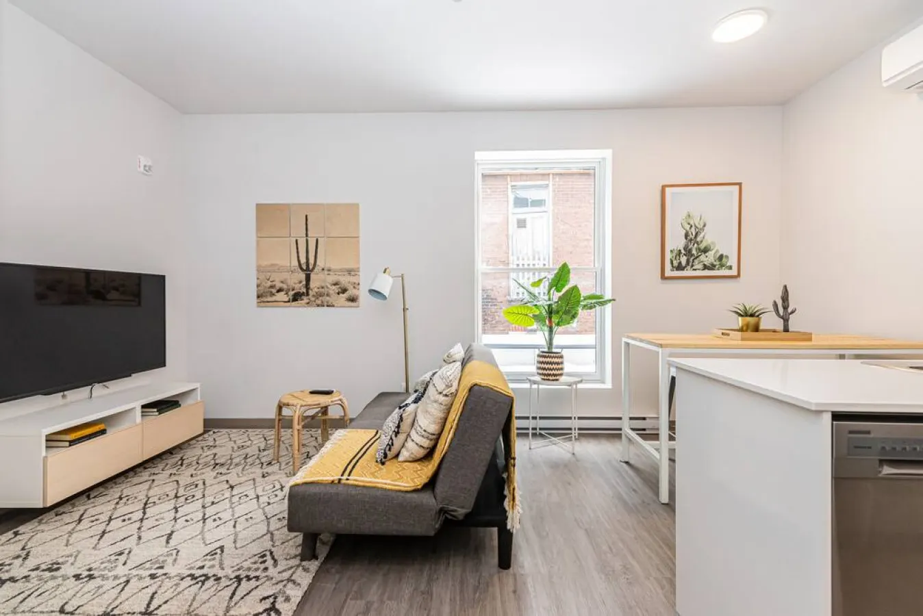 Plateau - New and Perfectly Located 1 Bedroom Apartment - Unit 8 3