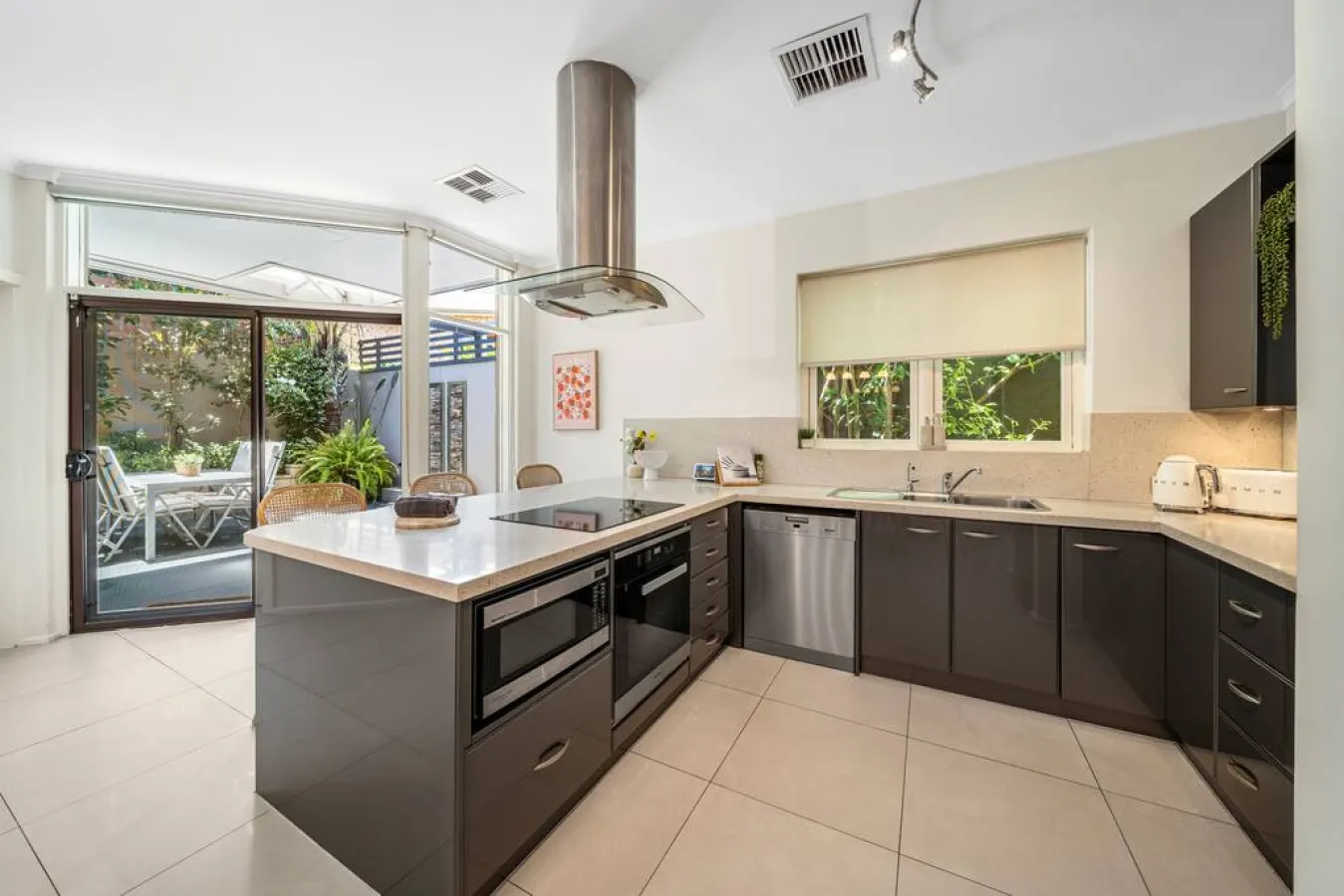 Petal and Bloom—Tranquil Haven in Adelaide CBD 7