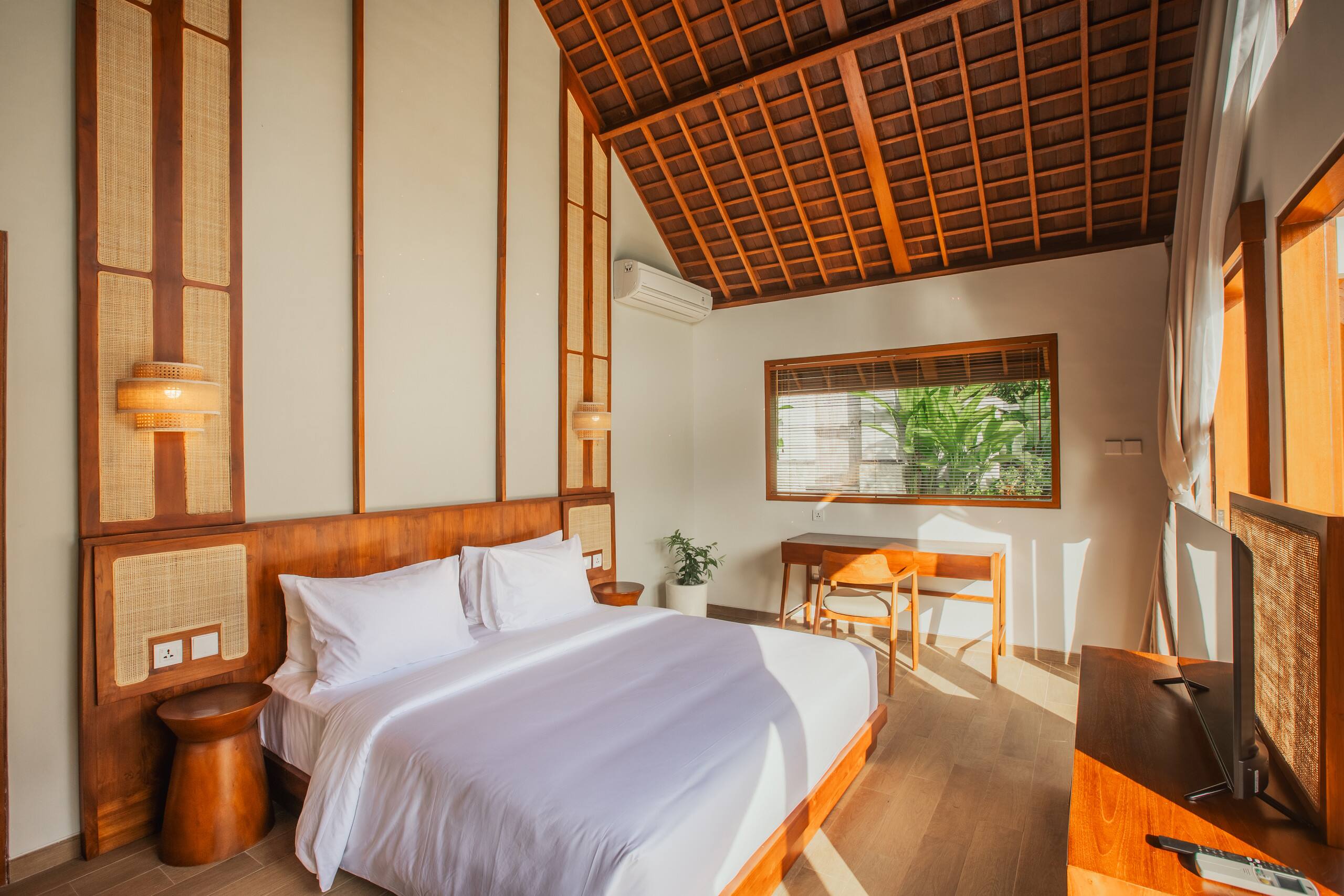 2 Bed Rooms Private Pool Villas with Breakfast 36