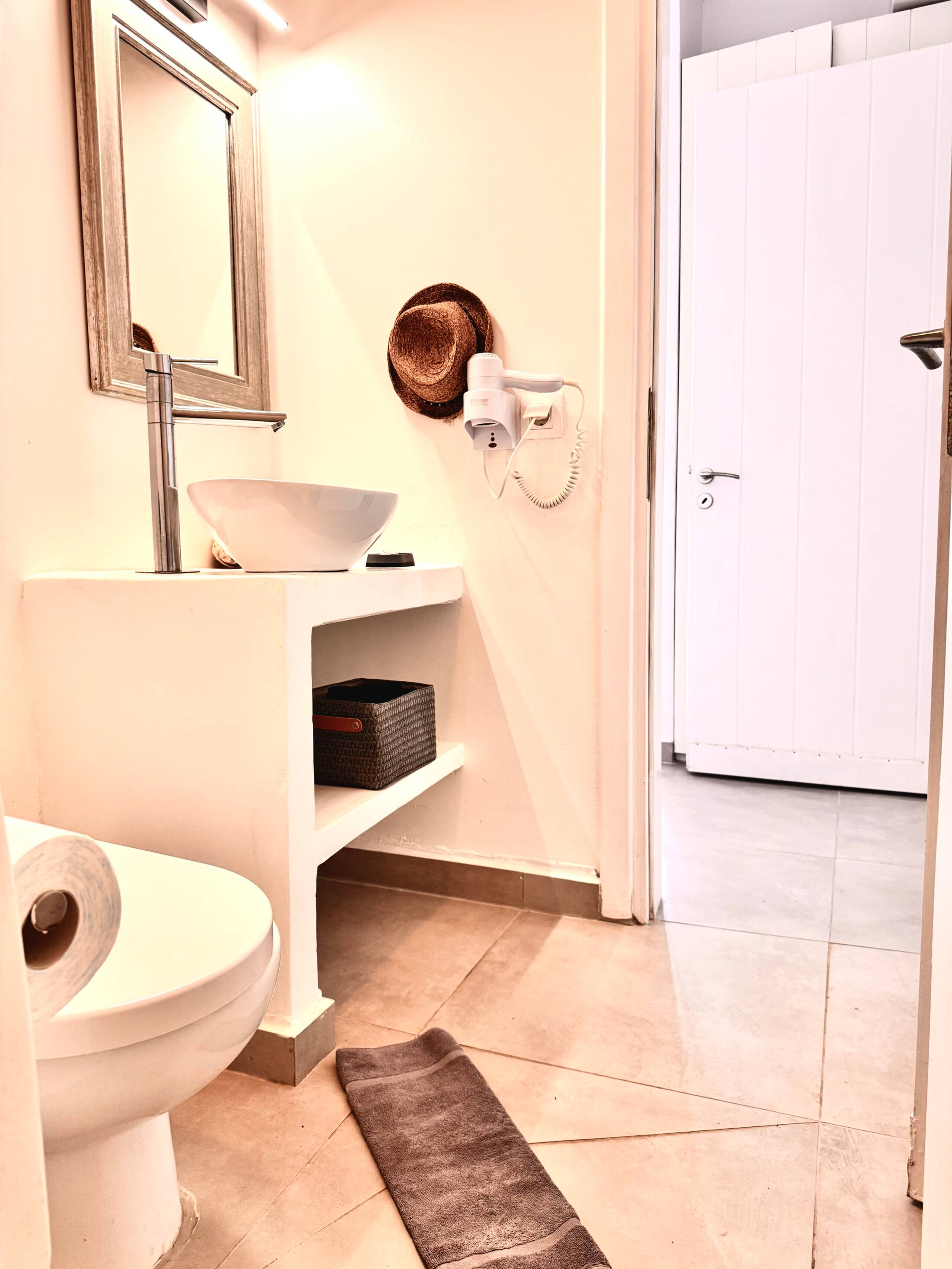 Miramare Mare Suite Mykonos with private pool 35