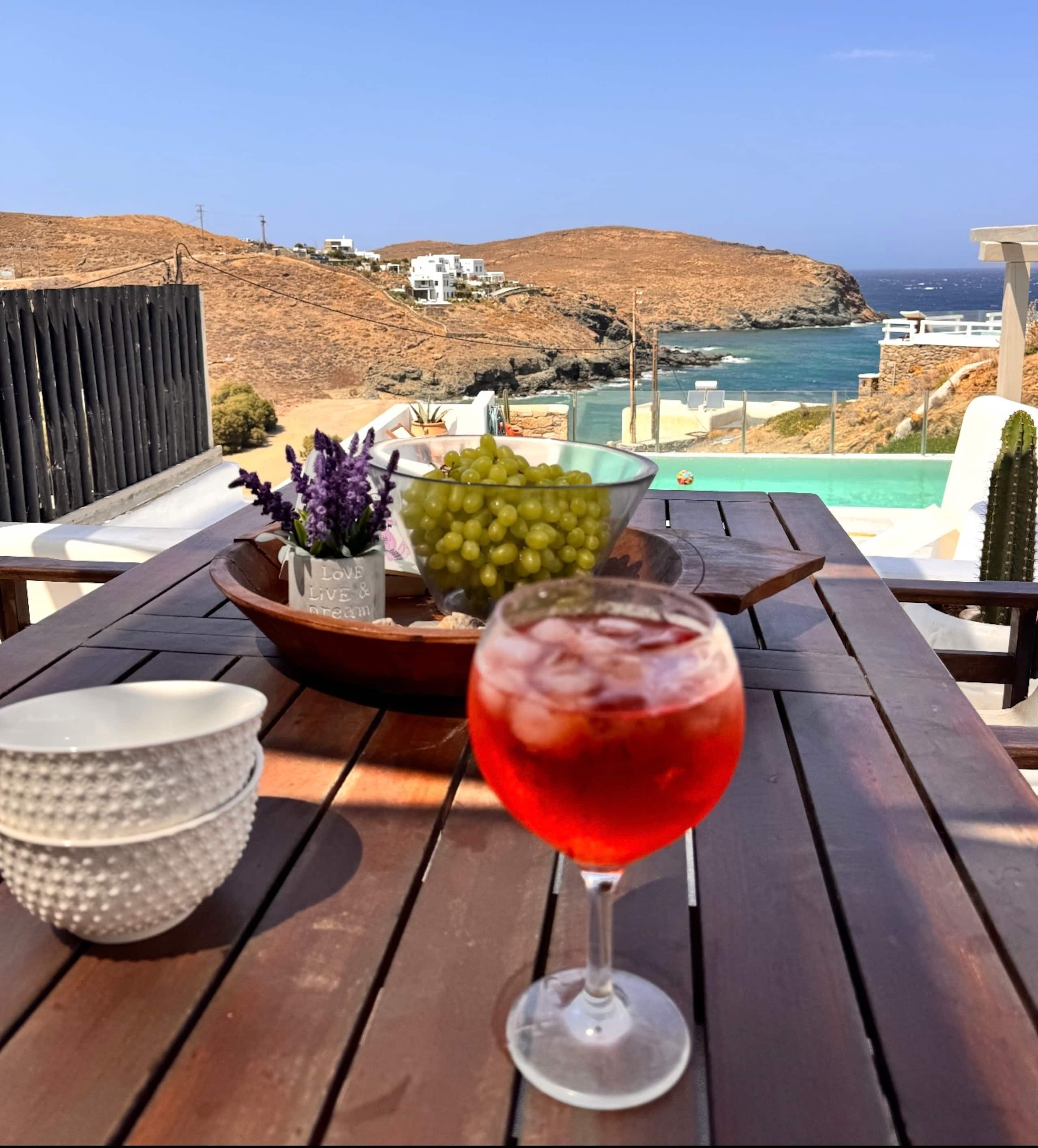 Miramare Mare Suite Mykonos with private pool 10