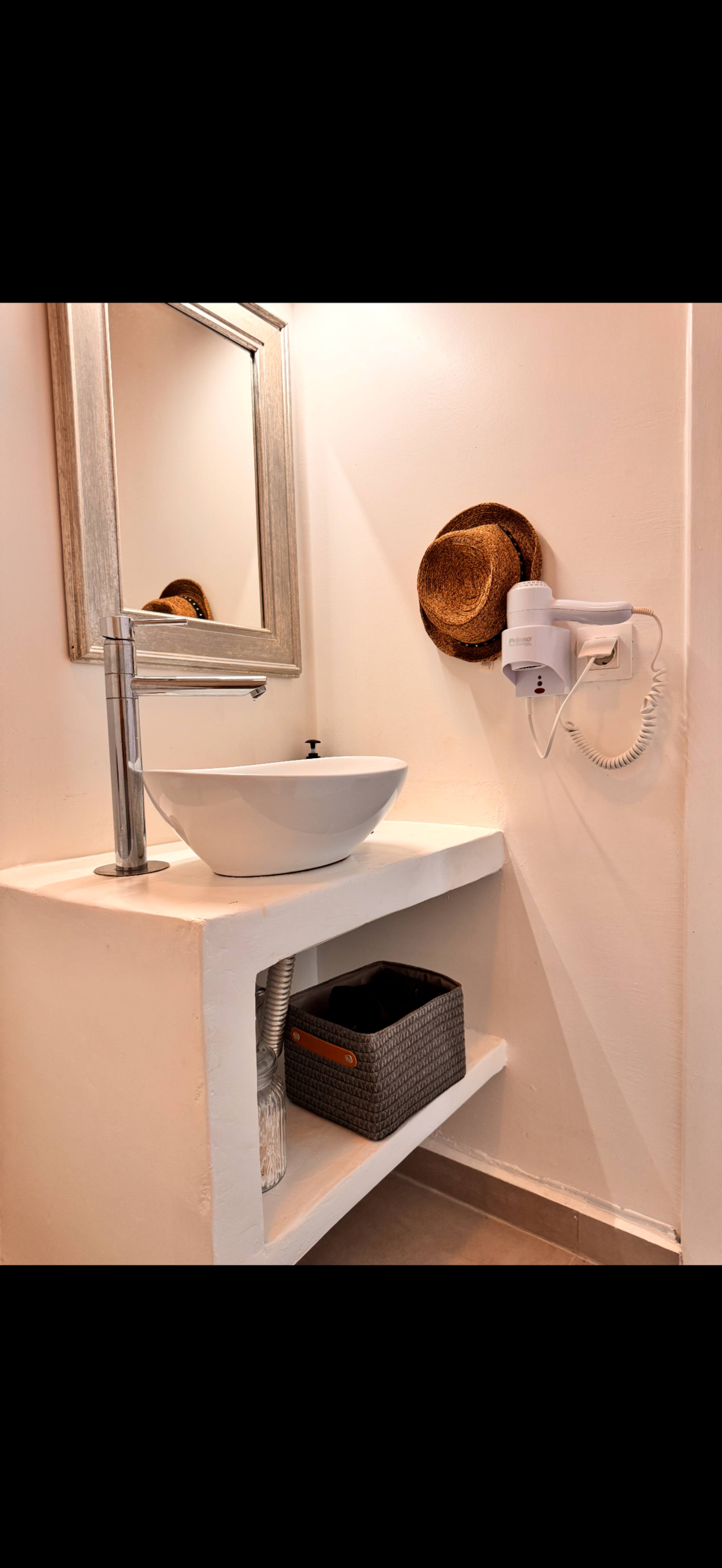 Miramare Mare Suite Mykonos with private pool 34