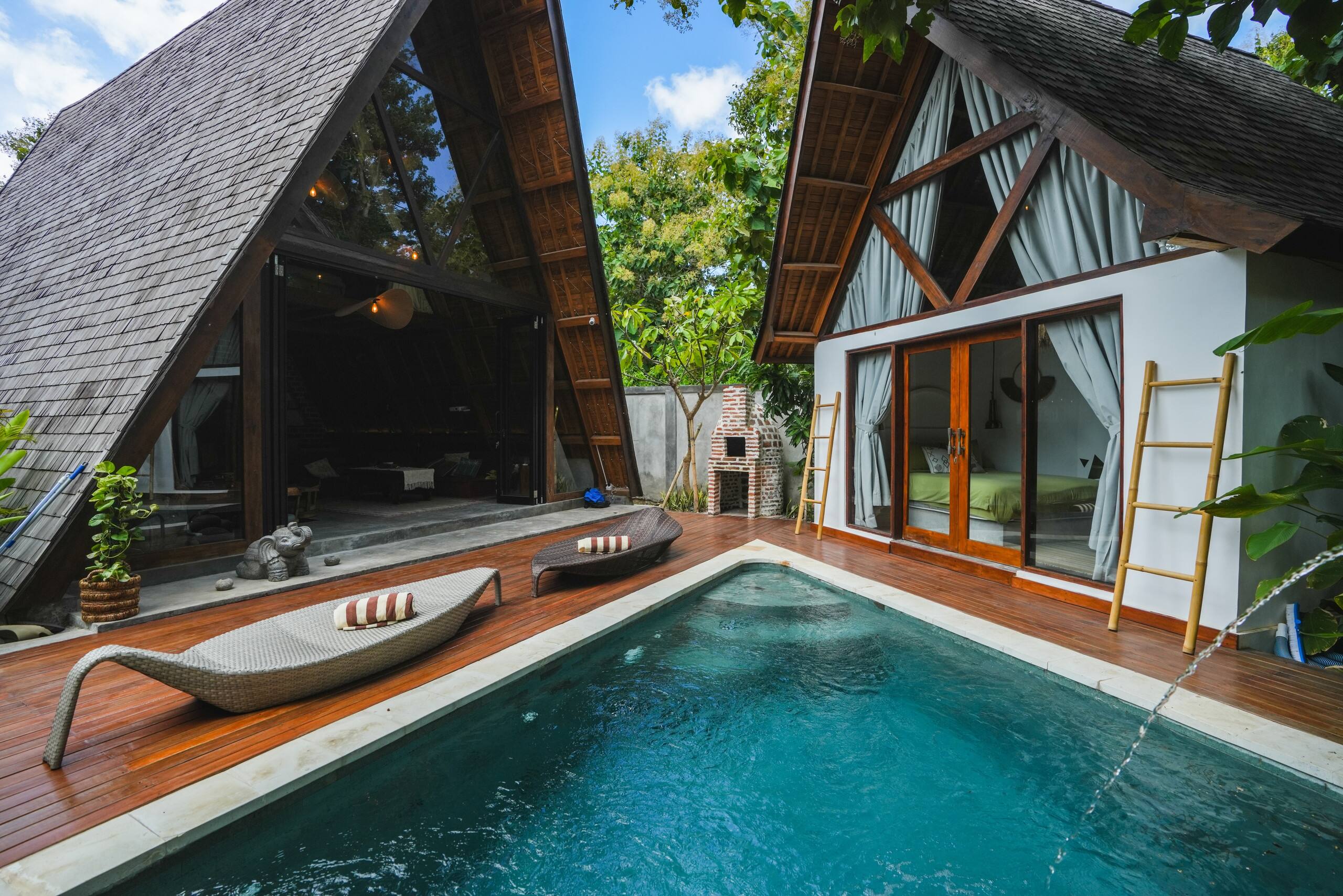 Unique, Fun & Cozy: The Chalet in the Heart of Ulu