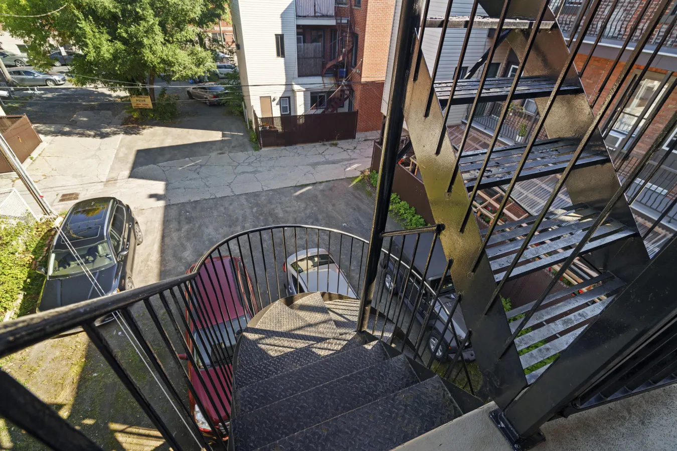 Little Italy - 6863 St-Dominique 18