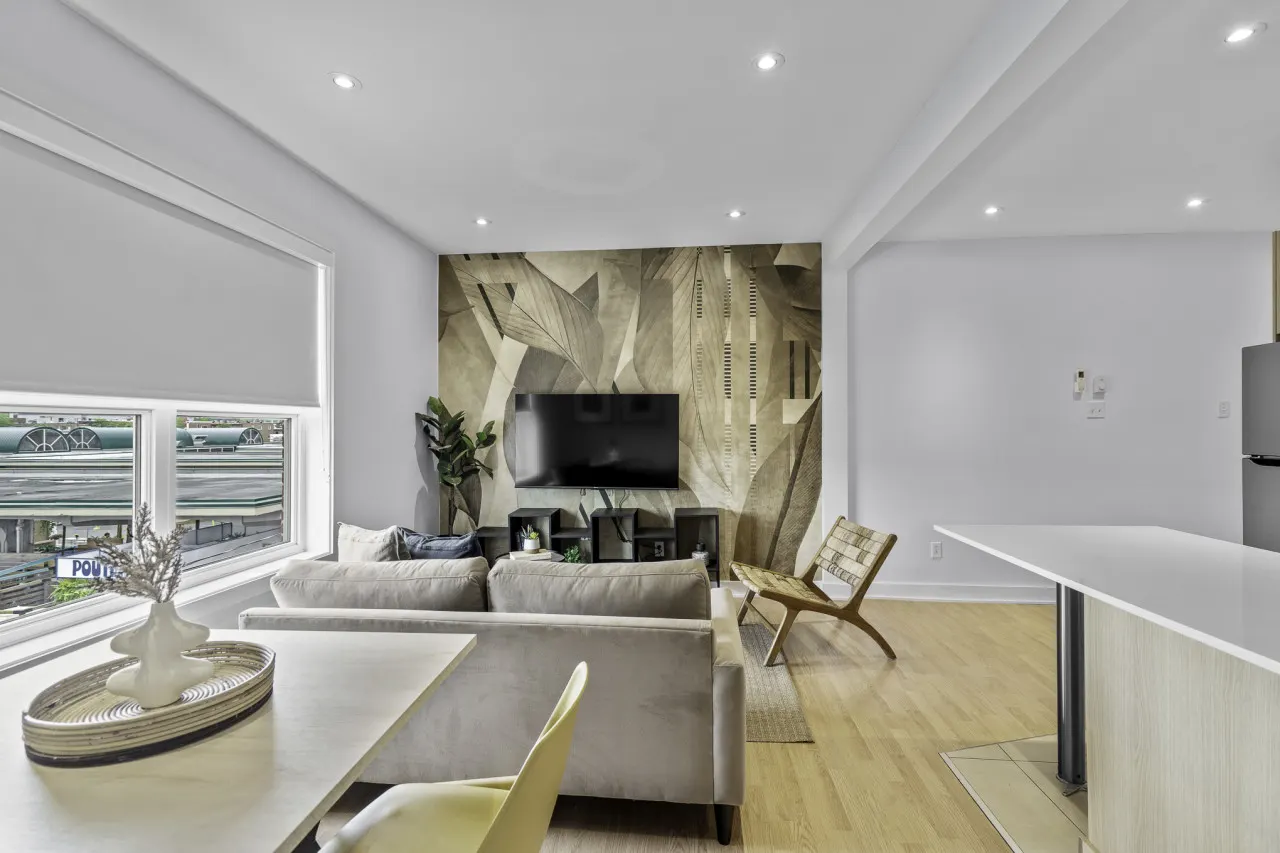 Little Italy - Renovated 2-Bedroom Haven by Jean Talon Market - Unit 6 2