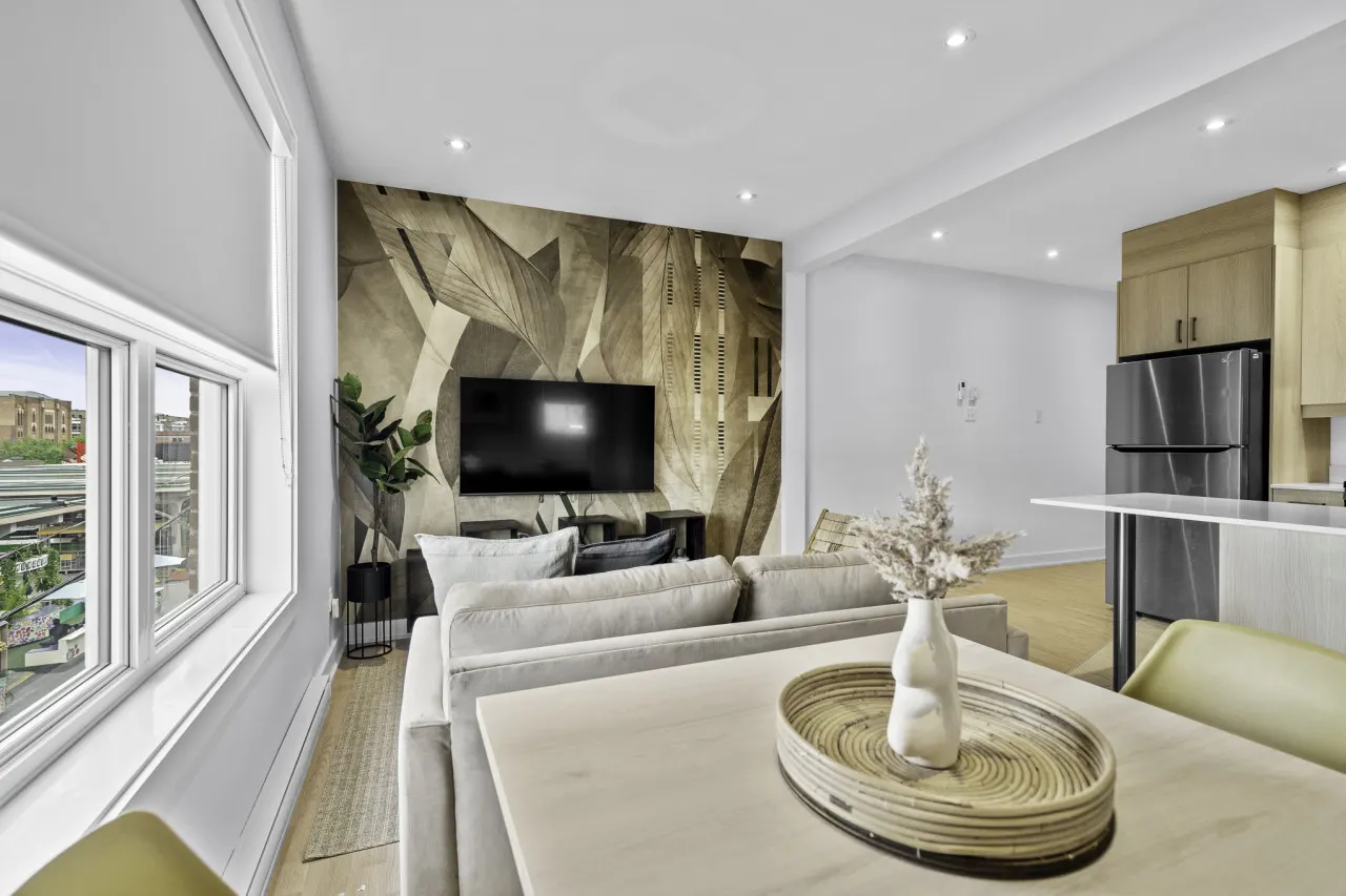 Little Italy - Renovated 2-Bedroom Haven by Jean Talon Market - Unit 6 3