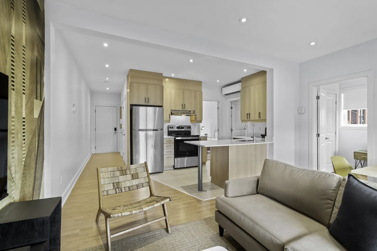 Little Italy - Renovated 2-Bedroom Haven by Jean Talon Market - Unit 6 5