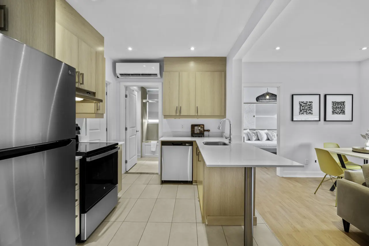 Little Italy - Renovated 2-Bedroom Haven by Jean Talon Market - Unit 6 6