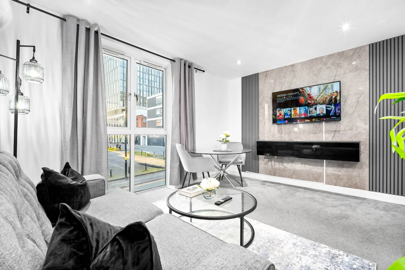 Stylish Apartment - King Size Bed - Central - Netflix 12