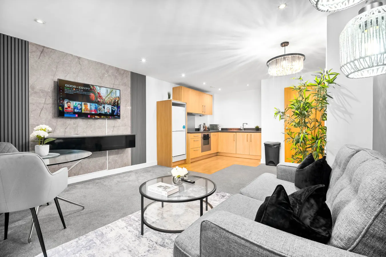 Stylish Apartment - King Size Bed - Central - Netflix 19