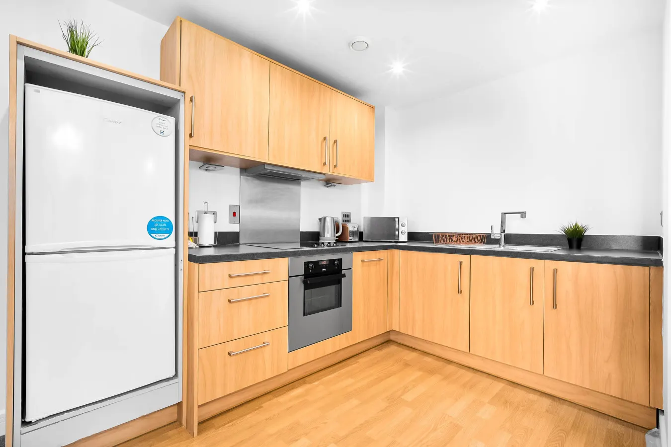 Stylish Apartment - King Size Bed - Central - Netflix 6