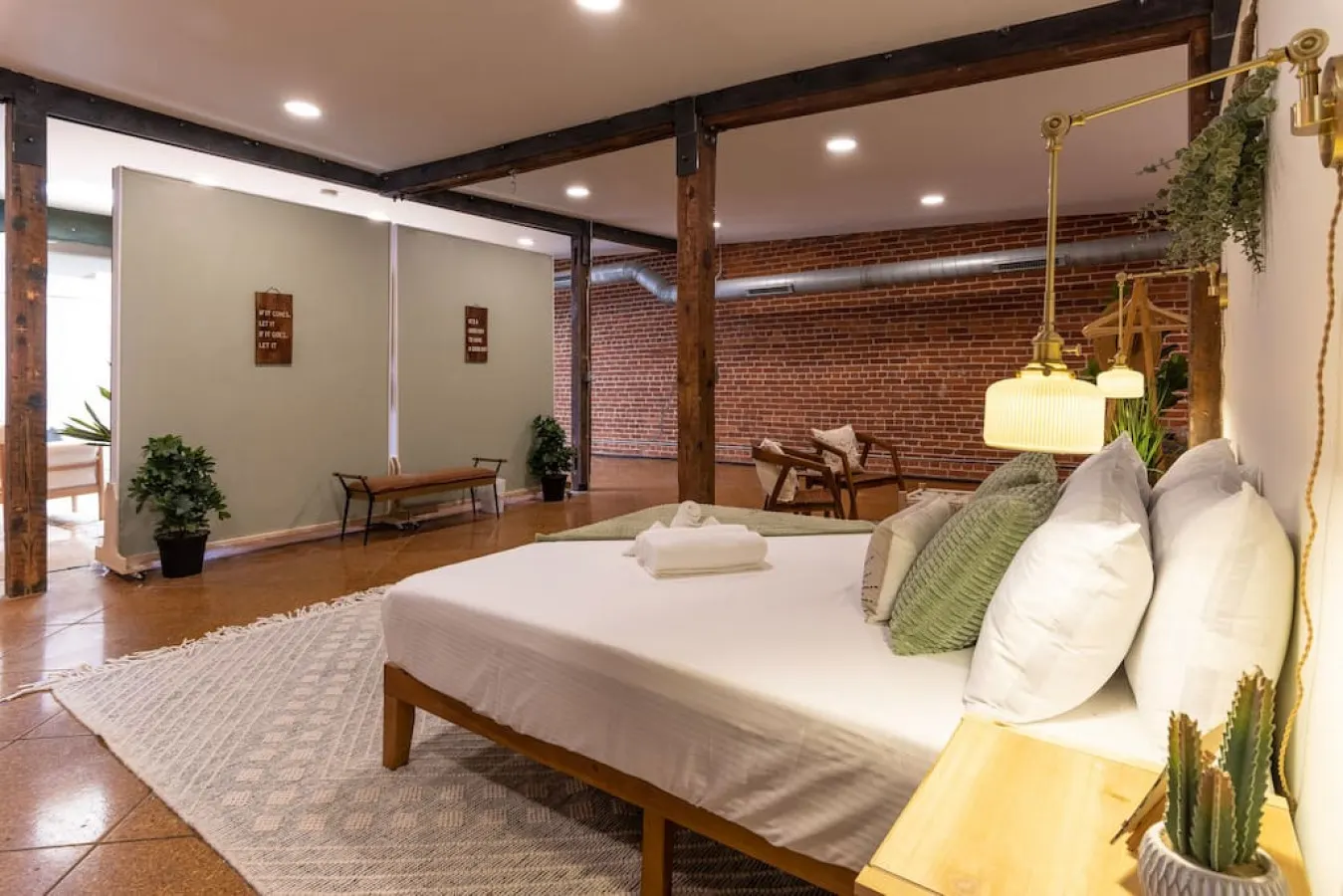 Spacious Retreat w Private Roof Deck Walkable to ALL 12