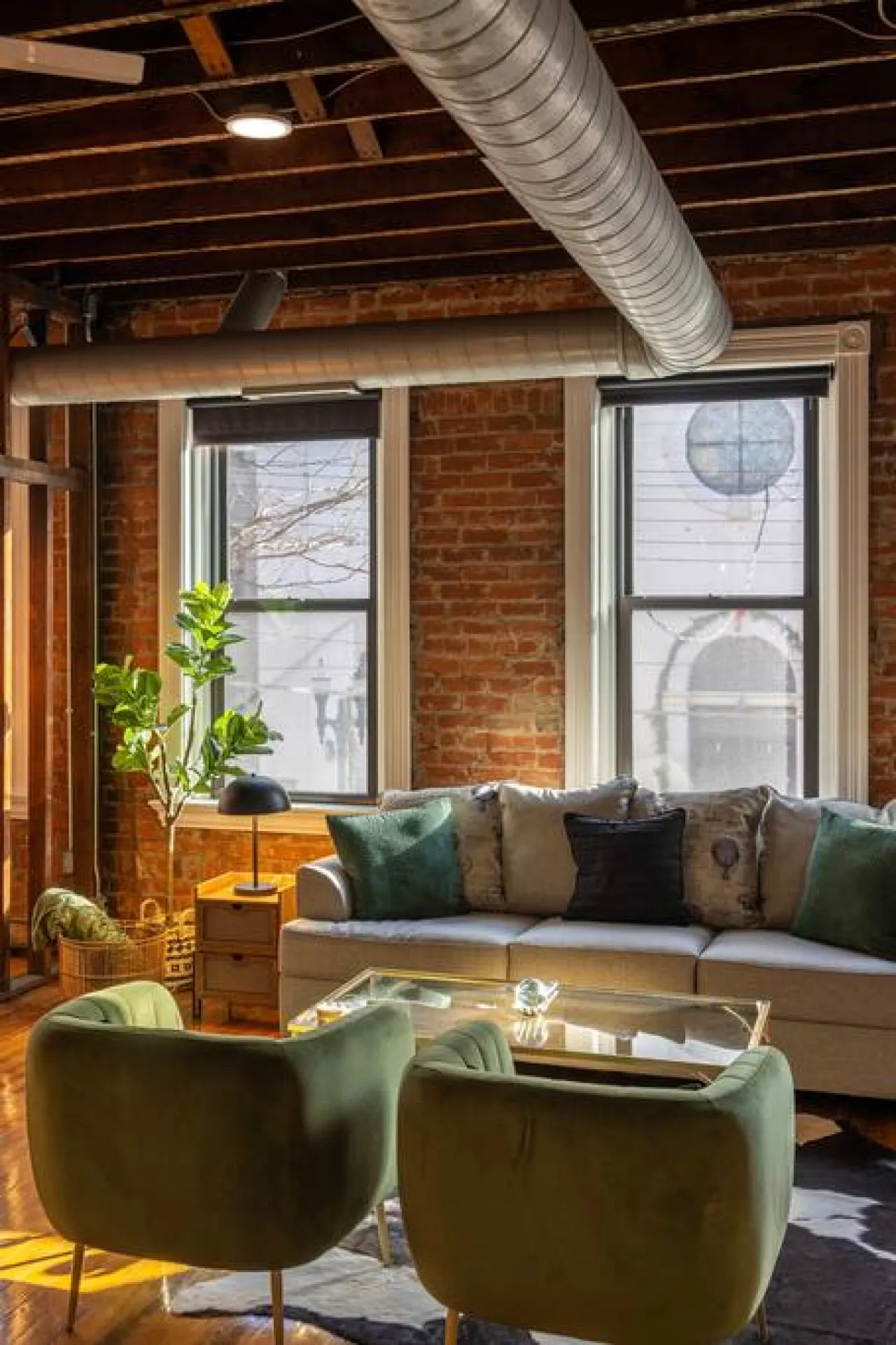 Spacious Retreat w Private Roof Deck Walkable to ALL 3