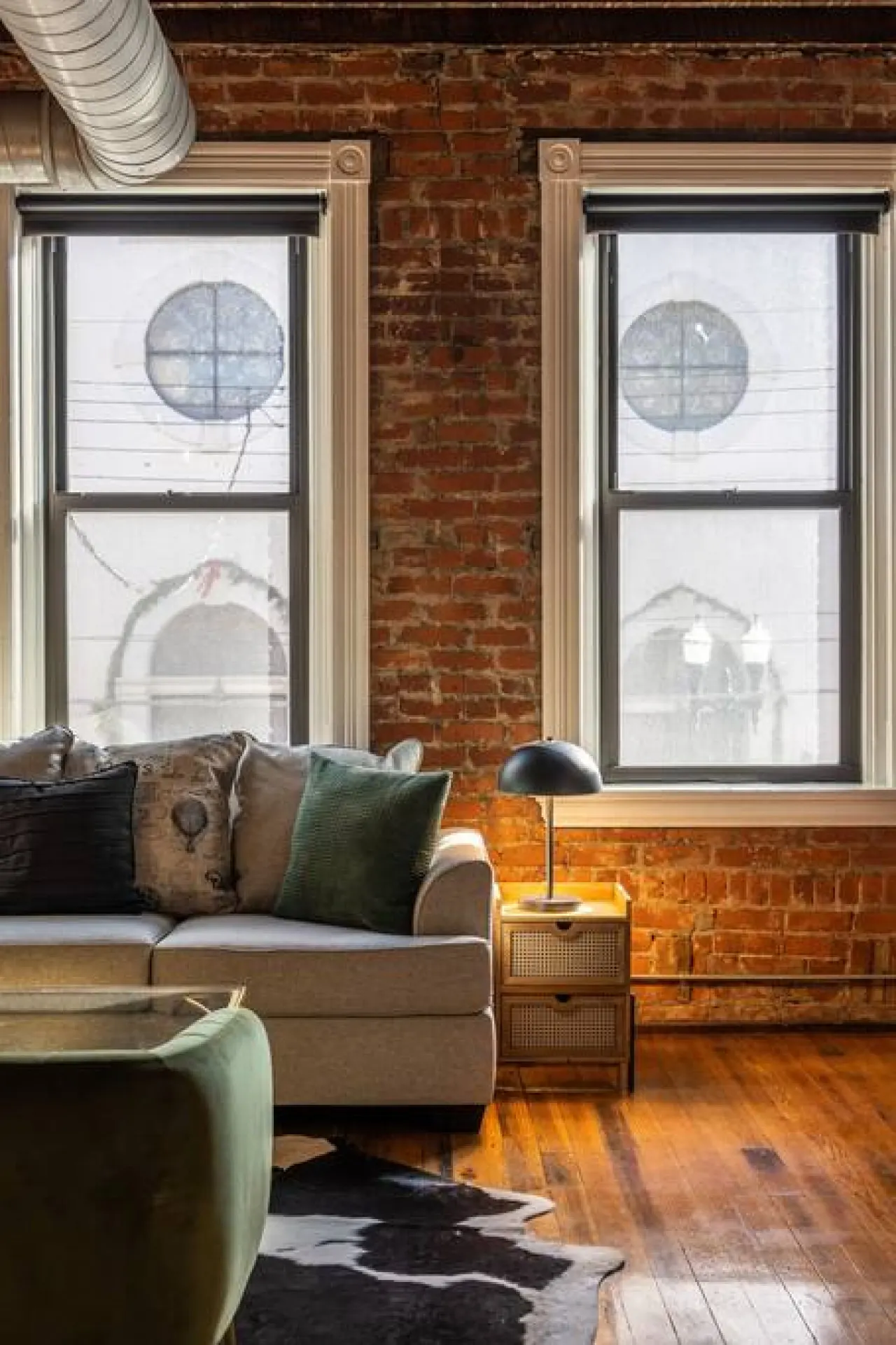 Spacious Retreat w Private Roof Deck Walkable to ALL 7
