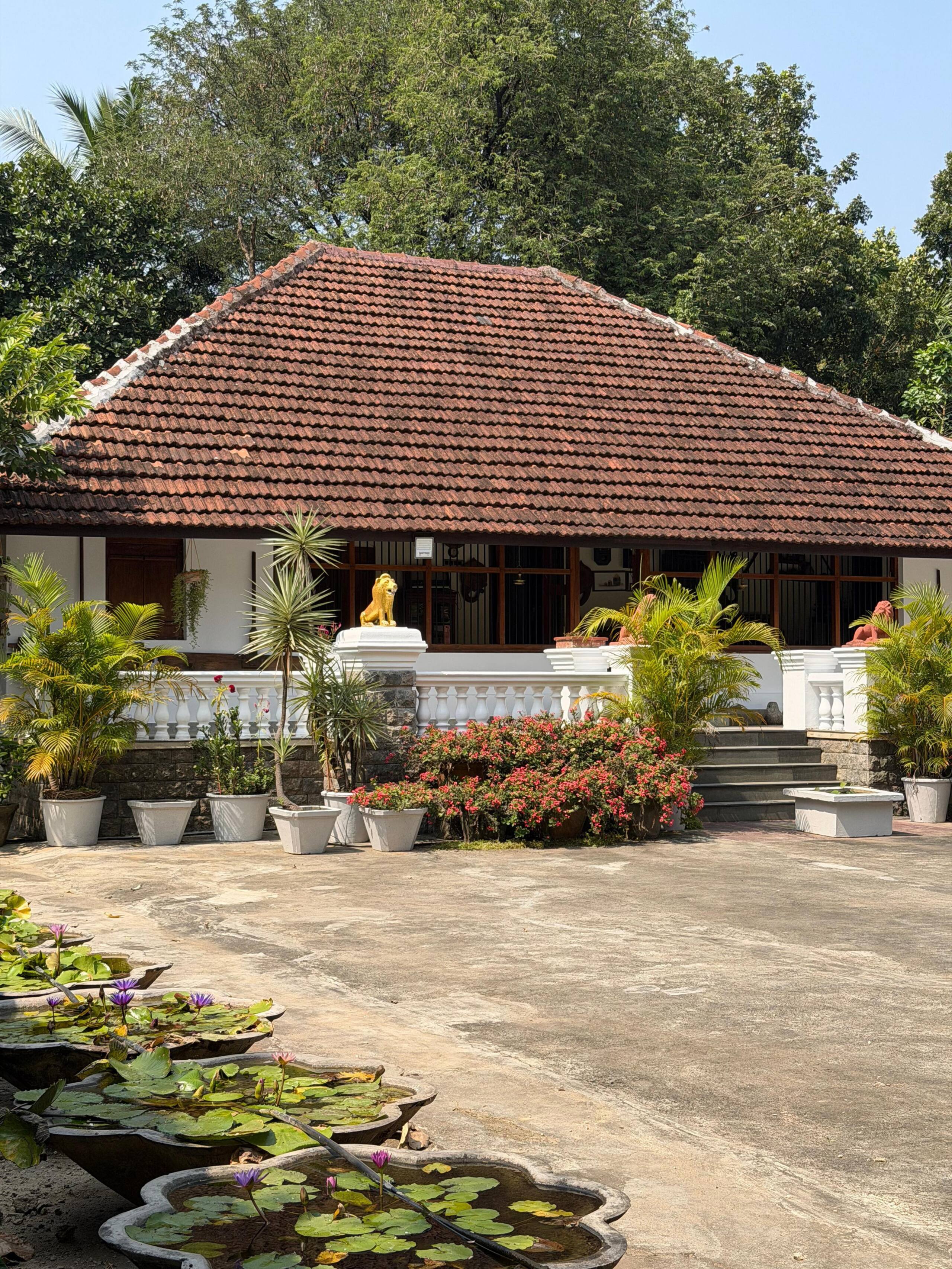 Homestay in Alappura |3 BR Farmstay| by clayfields