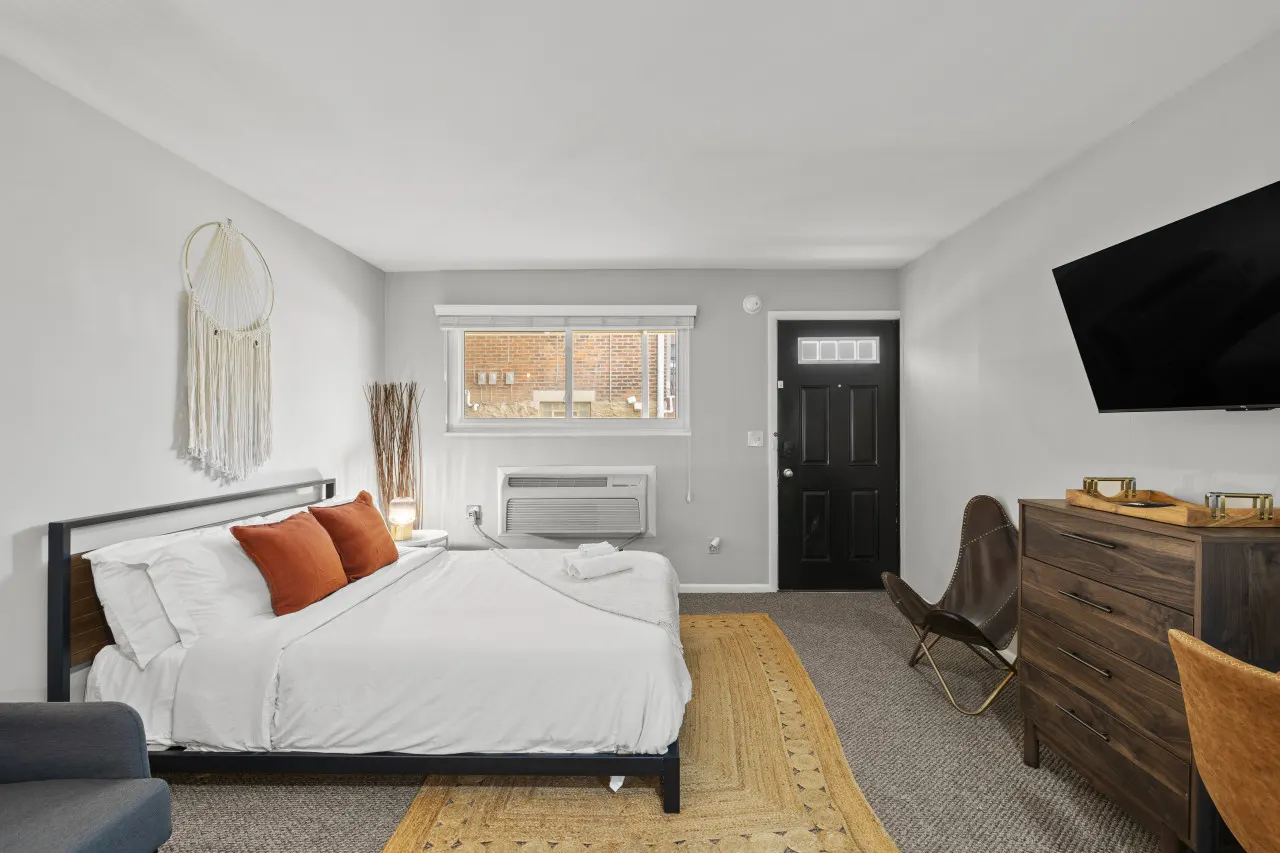 The Nest on Neil Ave: Stroll to OSU!