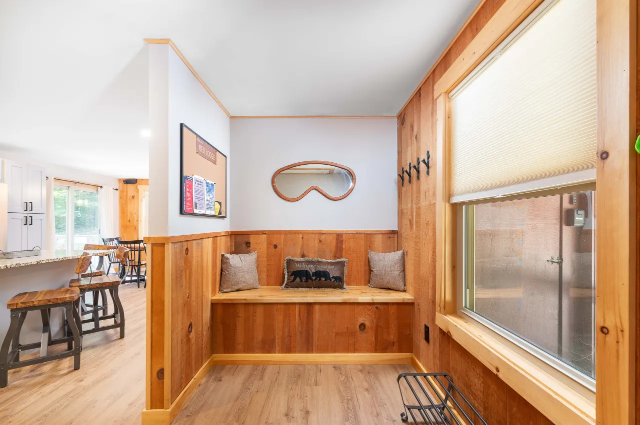 Luxe Lodge in the woods! W/Sauna & Hot tub 17
