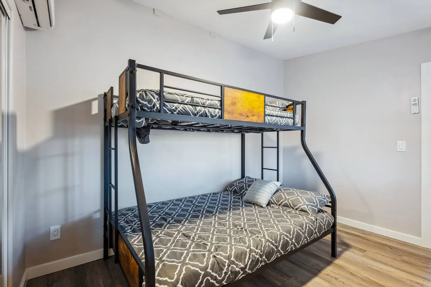 Channel Villa 2bd 1ba River Access Game Room 6