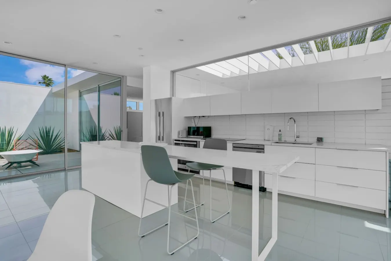 The Atrium: A Private Luxury Palm Springs Oasis 9
