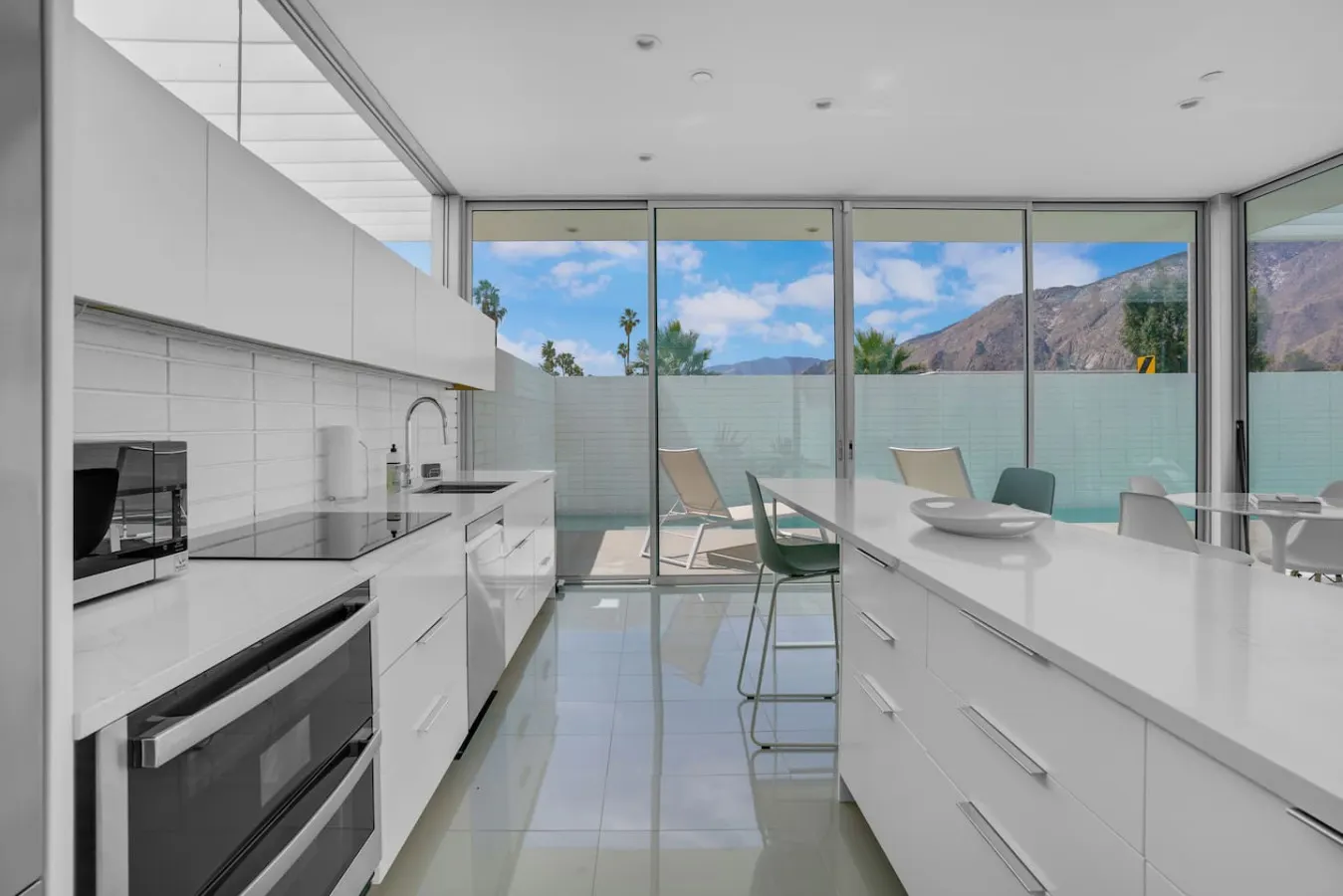 The Atrium: A Private Luxury Palm Springs Oasis 11