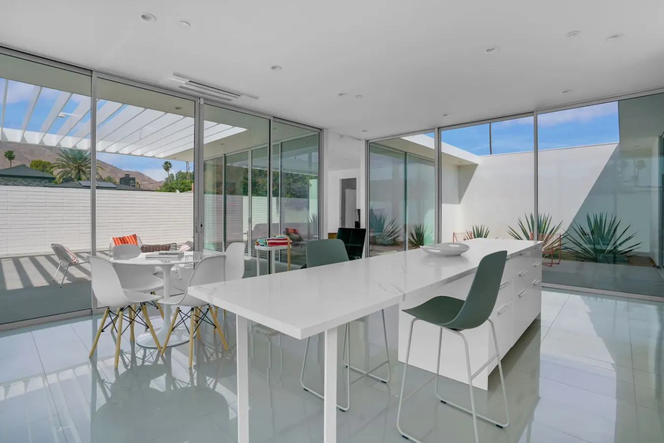 The Atrium: A Private Luxury Palm Springs Oasis 12