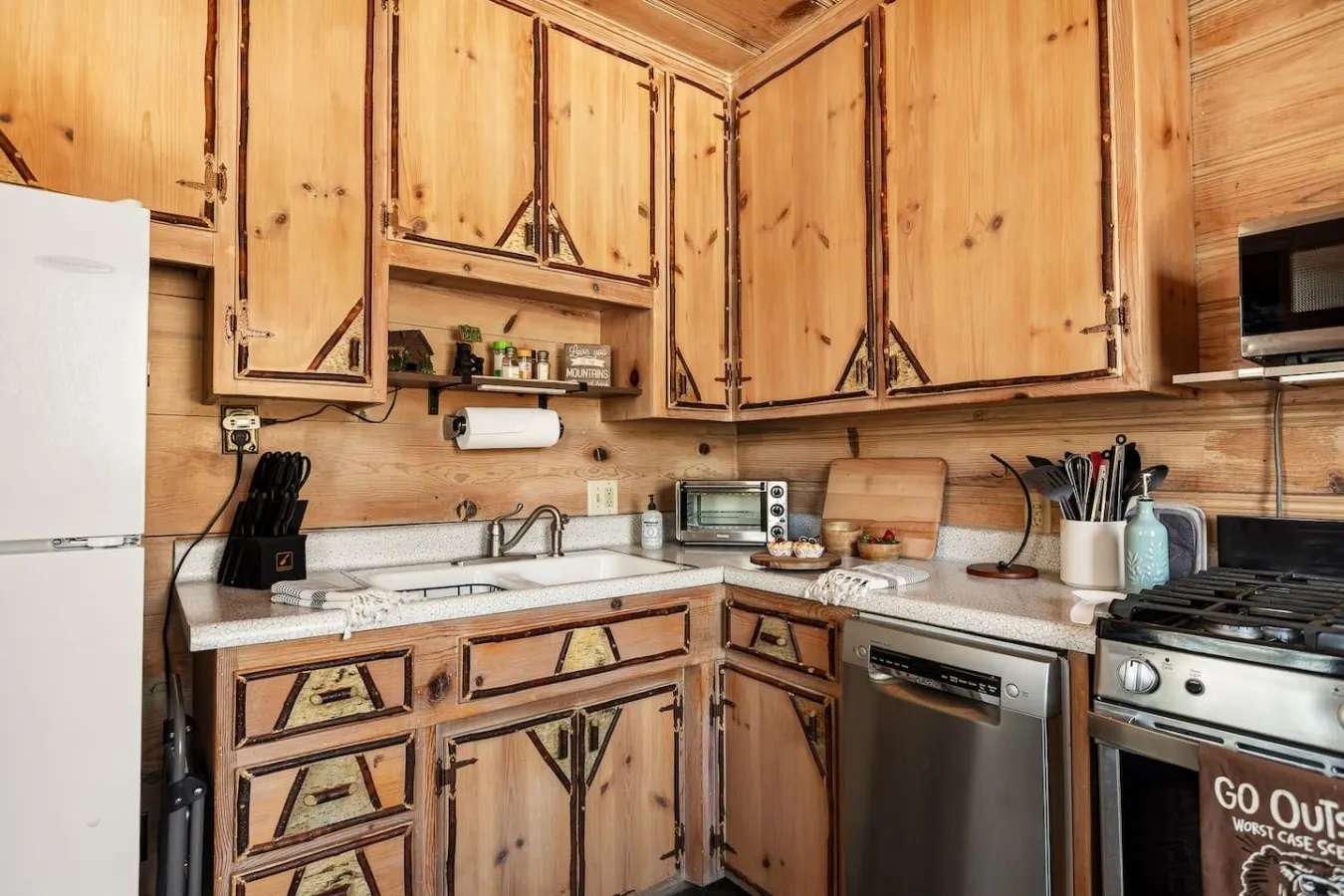 Whispering Pines Nook BBQ and Deck 2