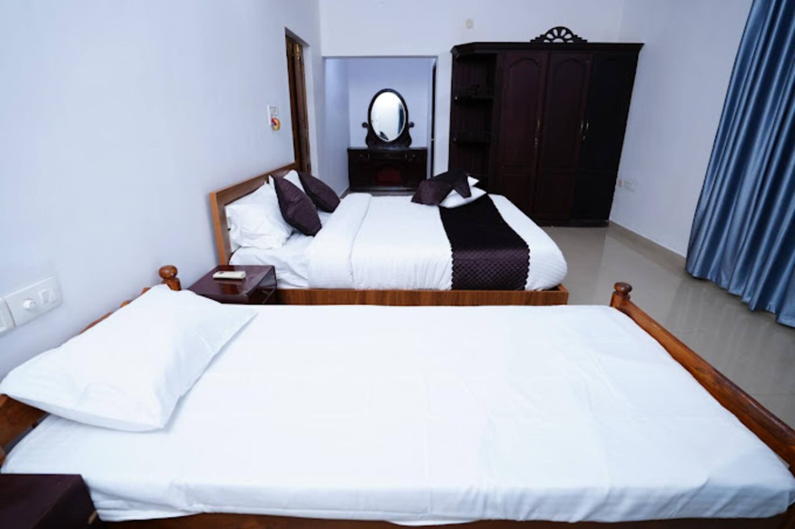 Courtyard illam Heritage Villa l 3 BHK 8