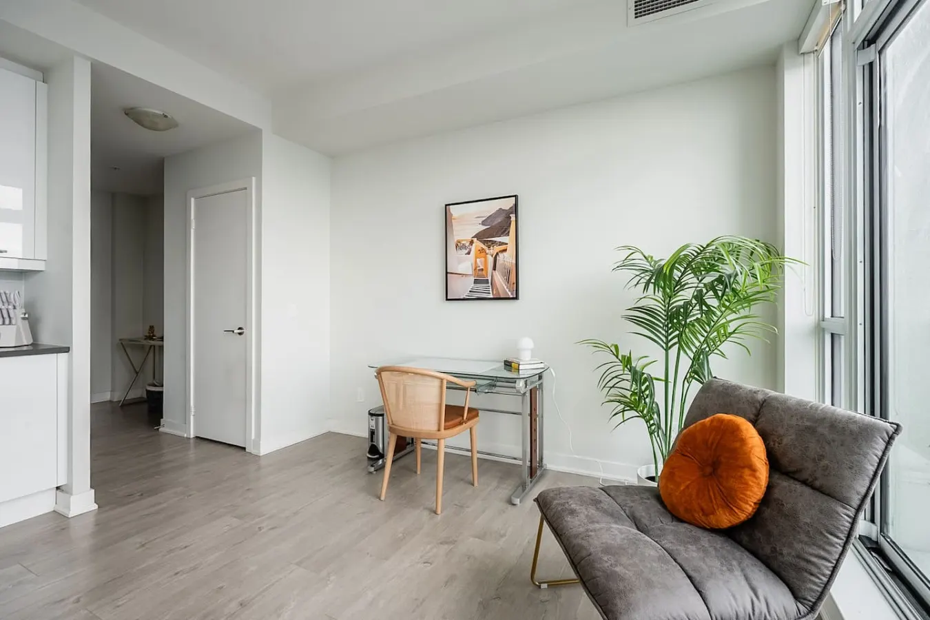 Modern 2BR/2BA Suite Incredible Views Parking 11