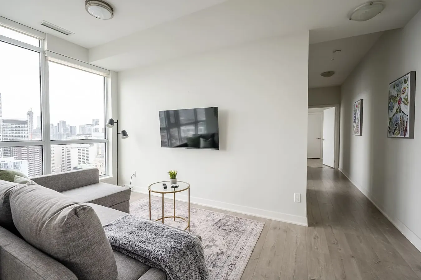 Modern 2BR/2BA Suite Incredible Views Parking 13
