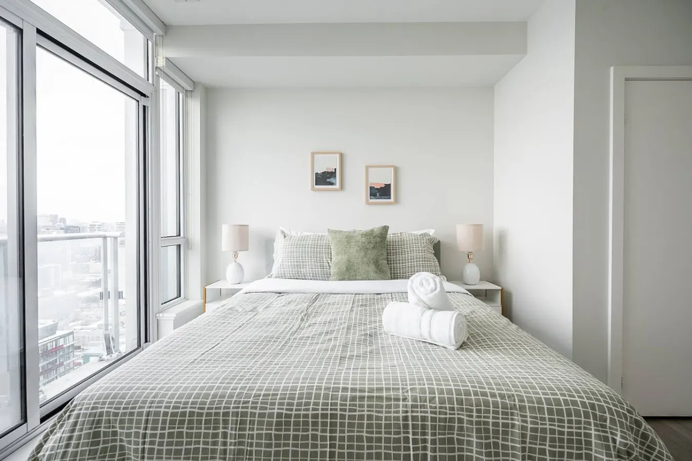 Modern 2BR/2BA Suite Incredible Views Parking 17
