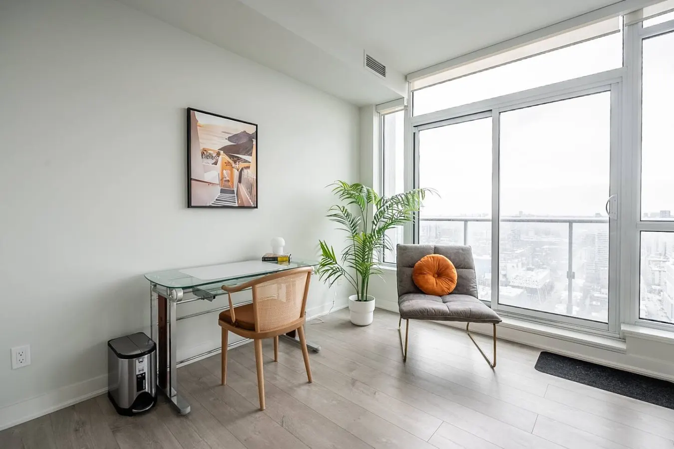 Modern 2BR/2BA Suite Incredible Views Parking 4