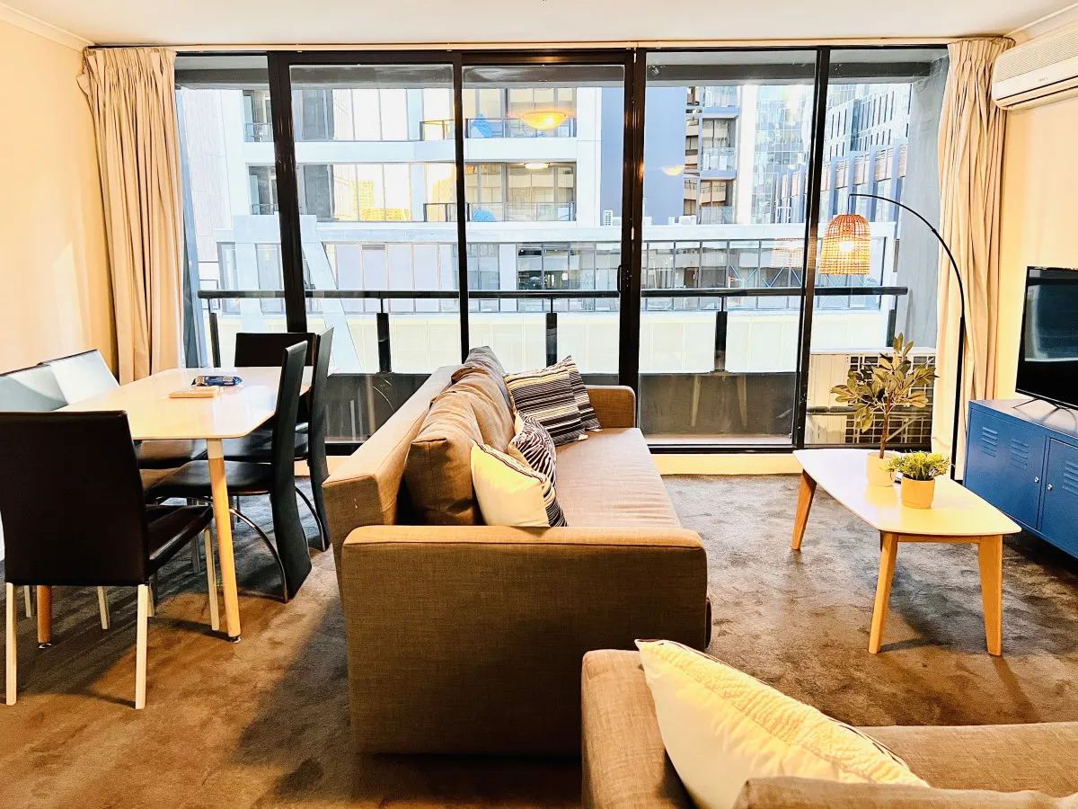 ReadySet Apartments on Kavanagh - 2 Bedrooms 2 Bathrooms - Y2