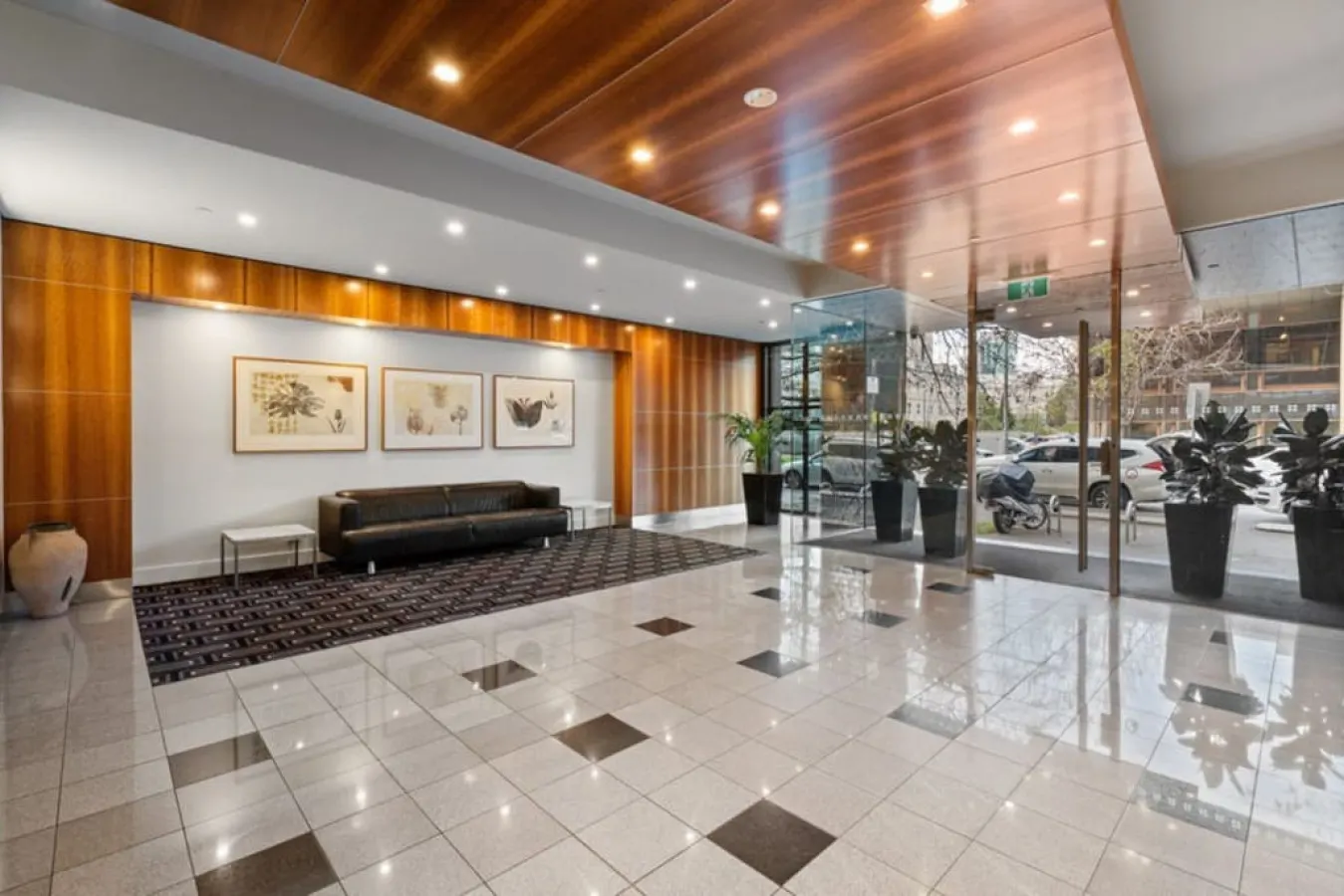 ReadySet Apartments on Kavanagh - 2 Bedrooms 2 Bathrooms - Y2 18