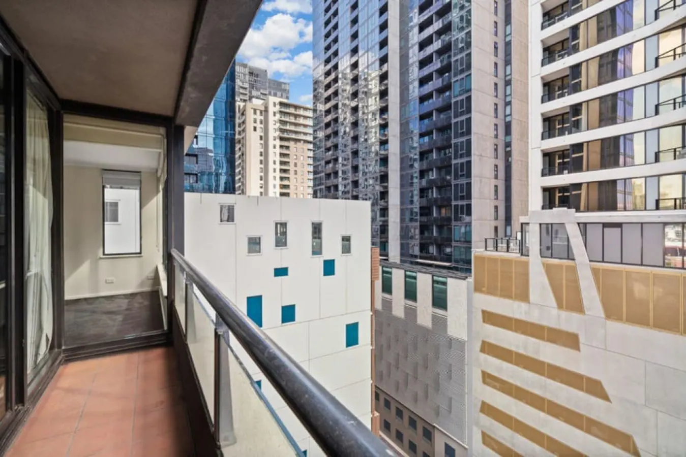 ReadySet Apartments on Kavanagh - 2 Bedrooms 2 Bathrooms - Y2 19