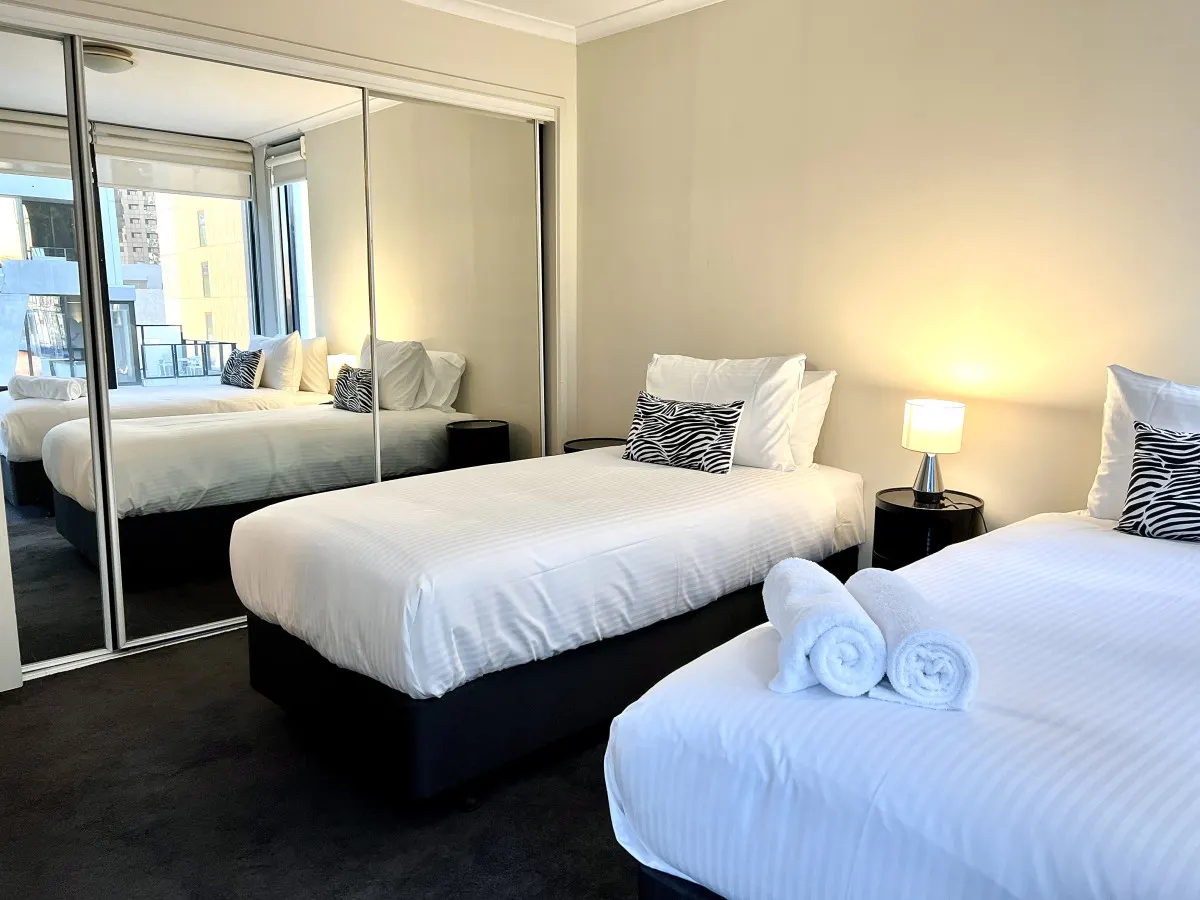 ReadySet Apartments on Kavanagh - 2 Bedrooms 2 Bathrooms - Y2 4