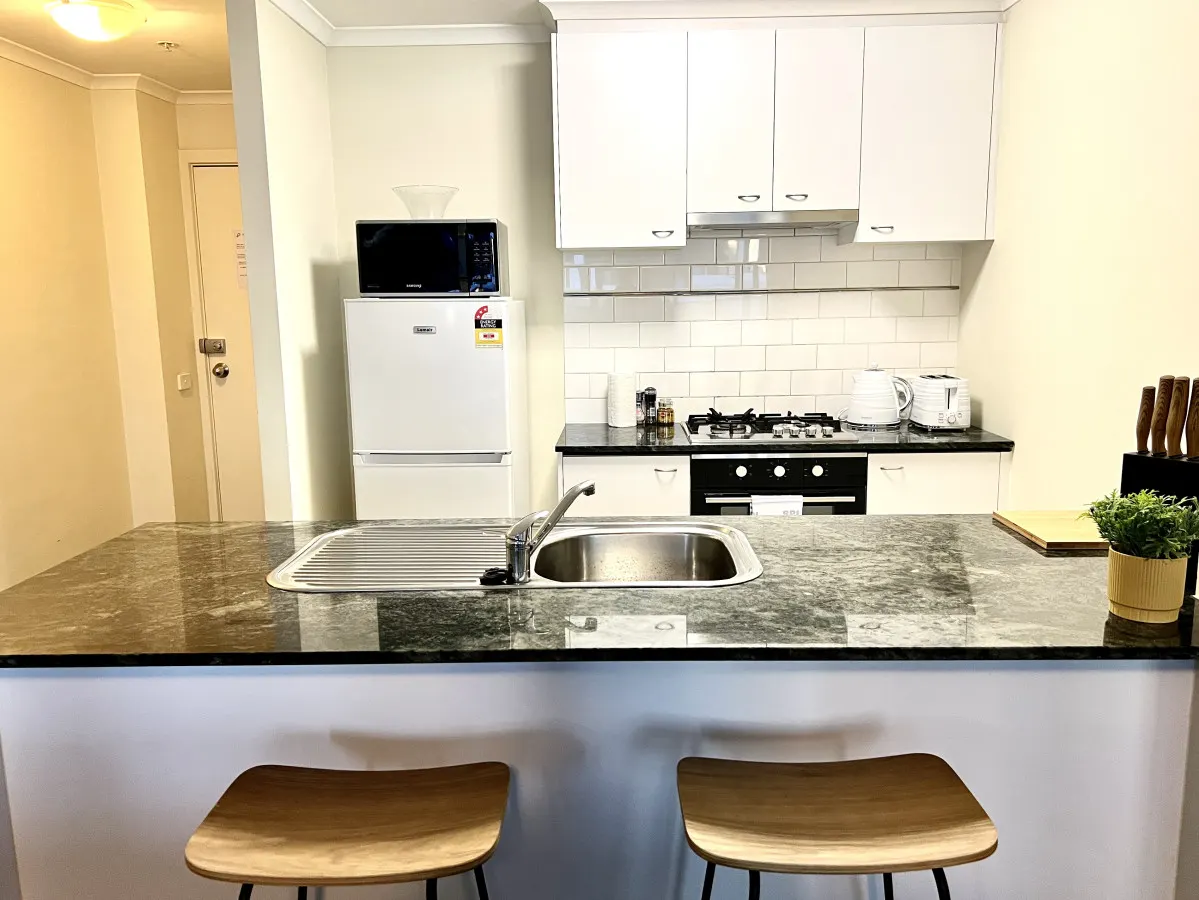 ReadySet Apartments on Kavanagh - 2 Bedrooms 2 Bathrooms - Y2 7