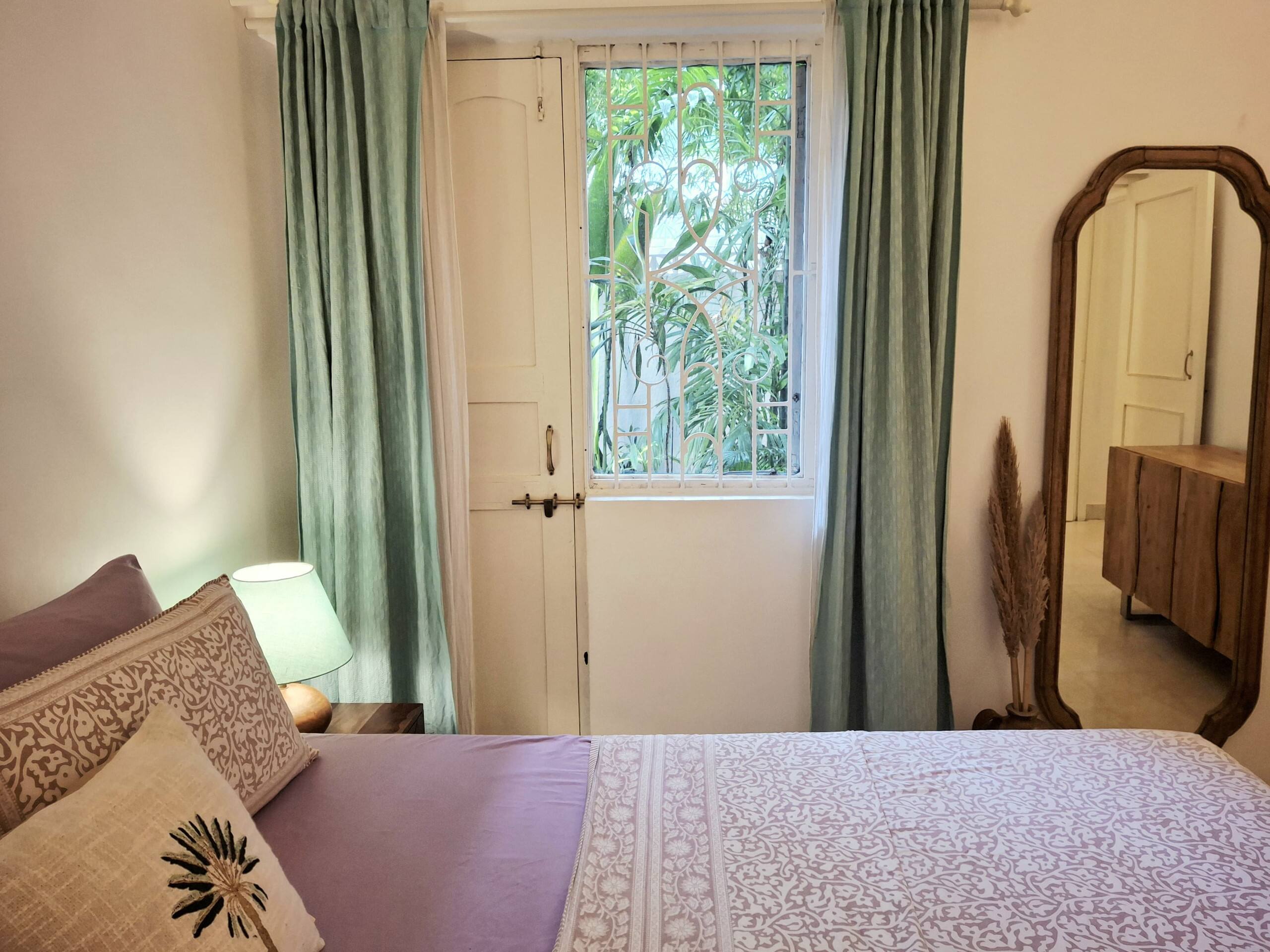 Papaya - tropical retreat steps from the beach! 25