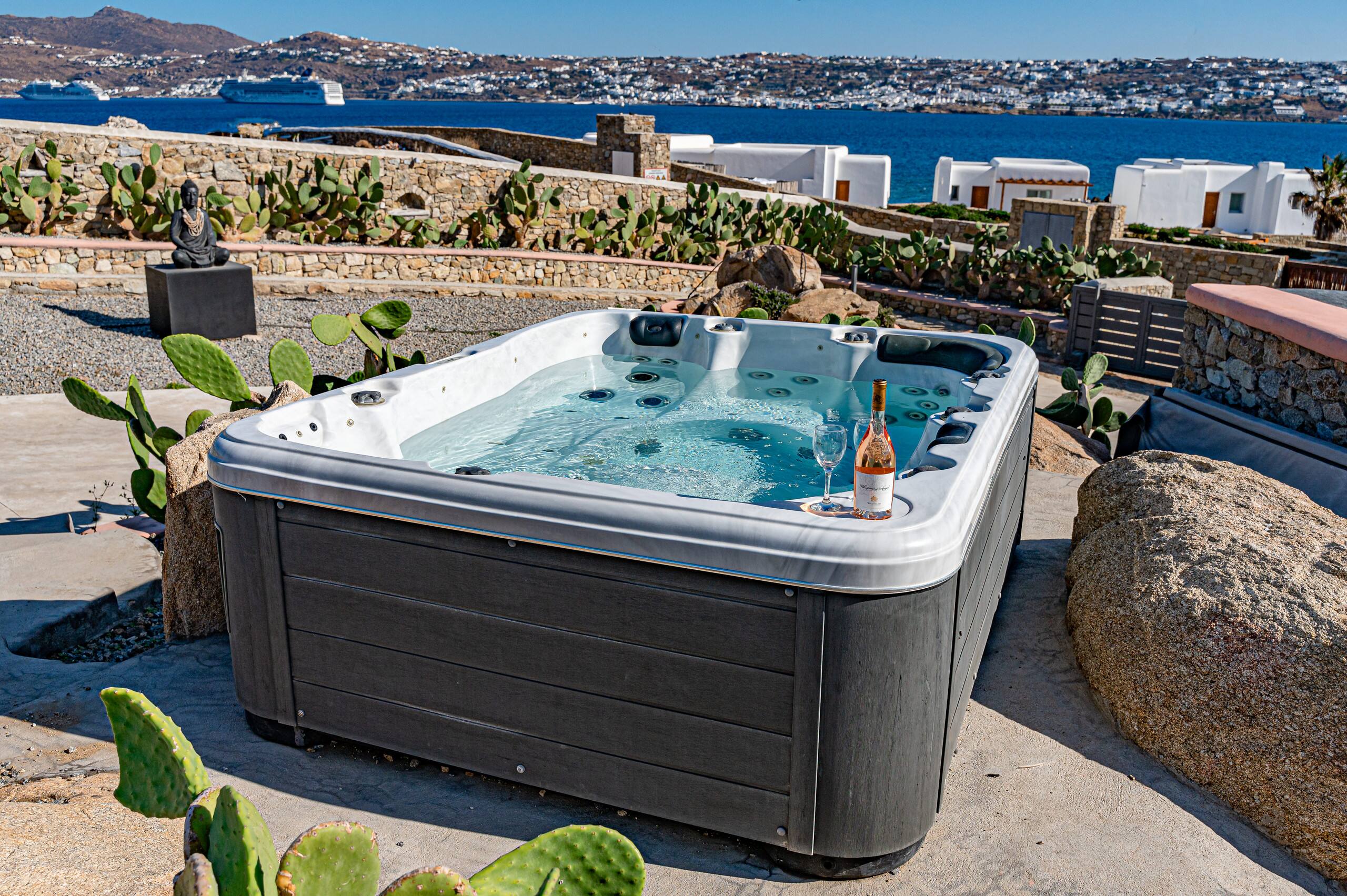 Tohu Villa 3, 6BR heated jacuzzi and Private pool! 10