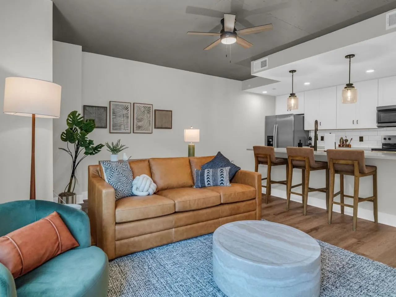 Lone Tree Retreat Parking+Bright Living 9