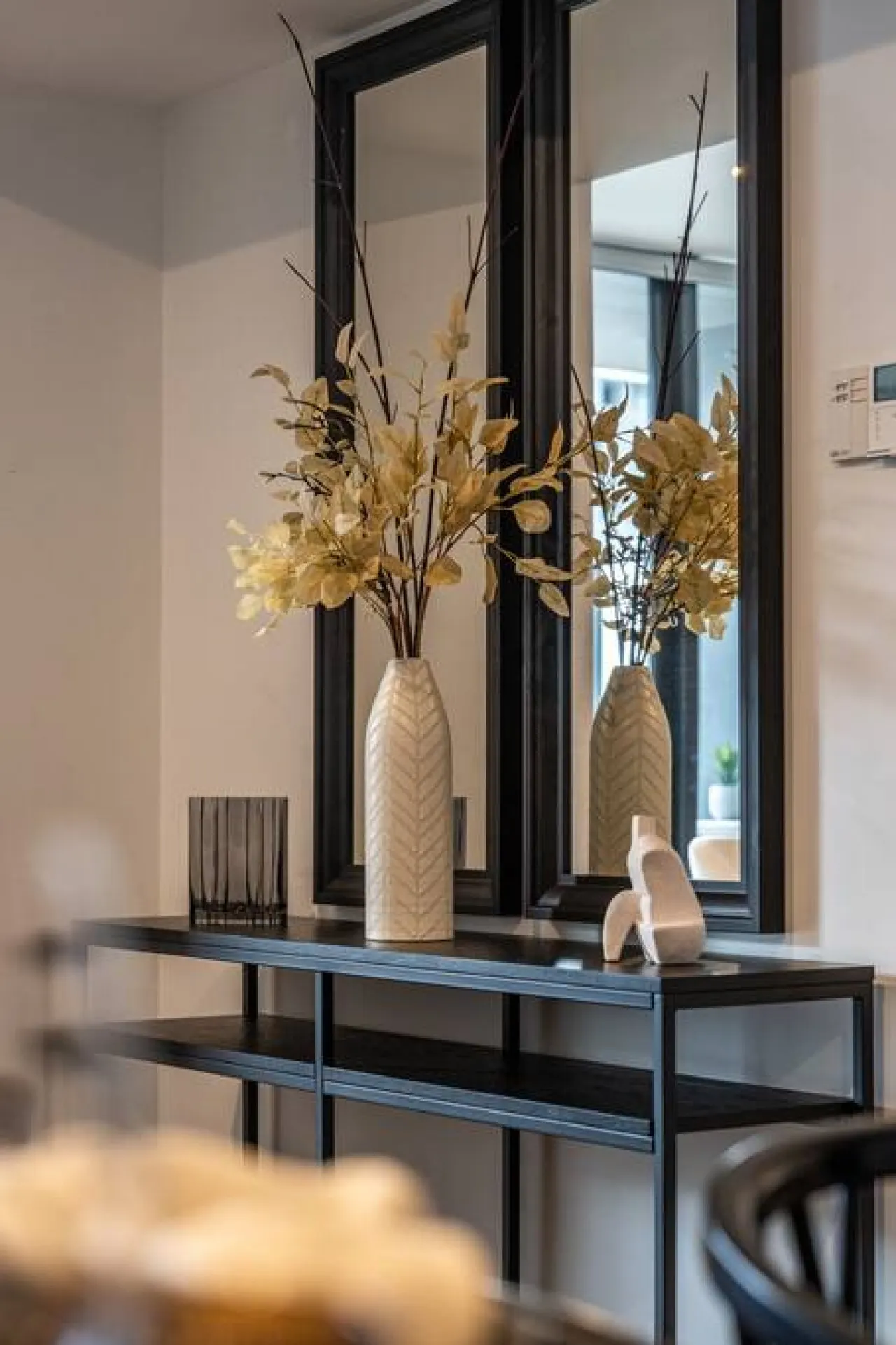 Sky High on Grote: An Elevated Inner-City Stay 9