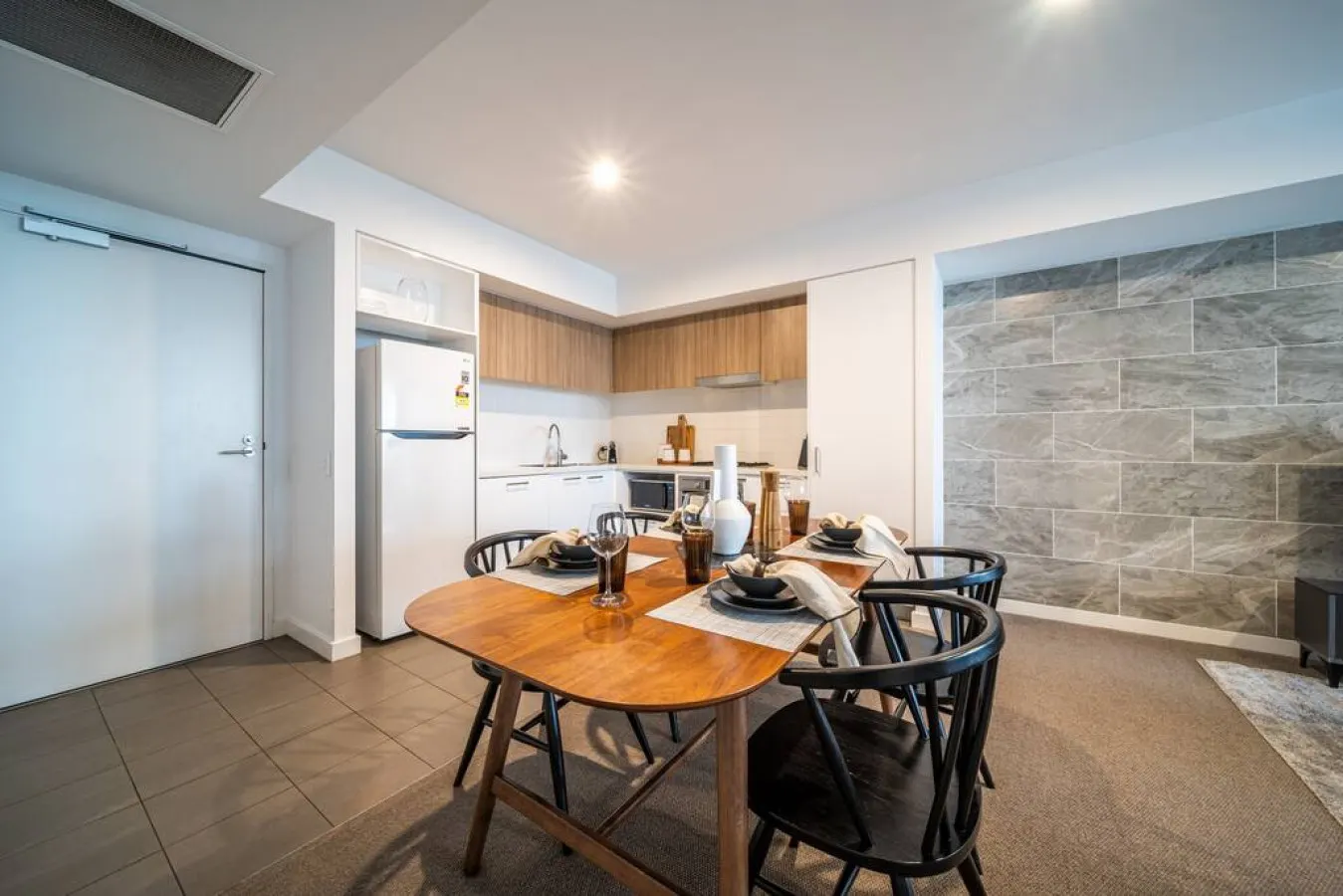 Sky High on Grote: An Elevated Inner-City Stay 18